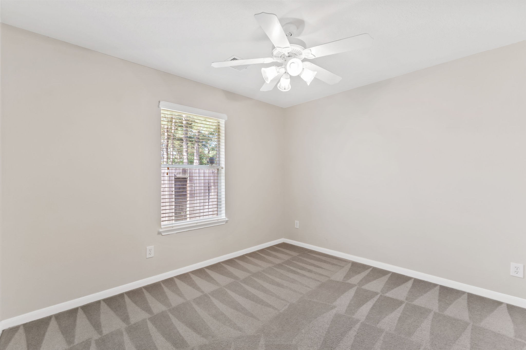 14 N Queenscliff Circle Property Photo 10