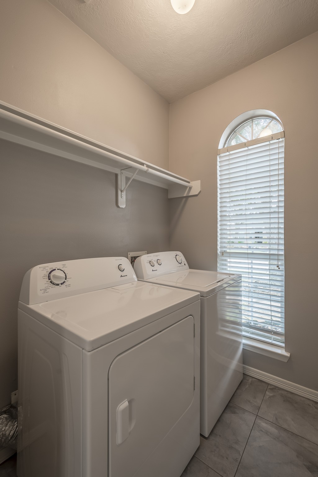 21902 Silverfield Park Lane Property Photo 9