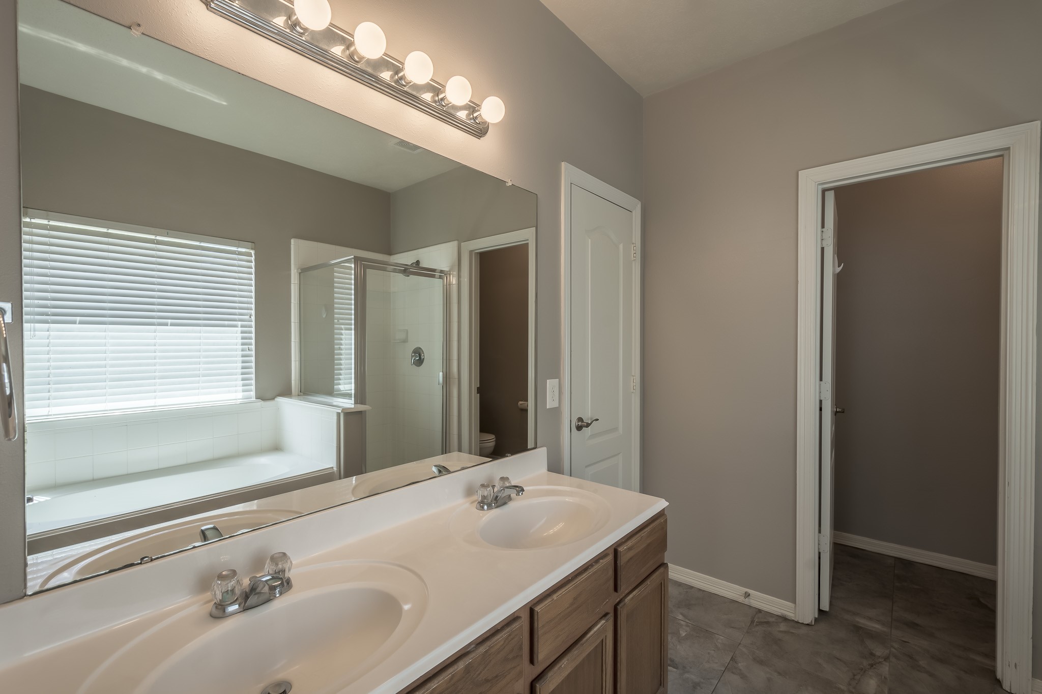 21902 Silverfield Park Lane Property Photo 12