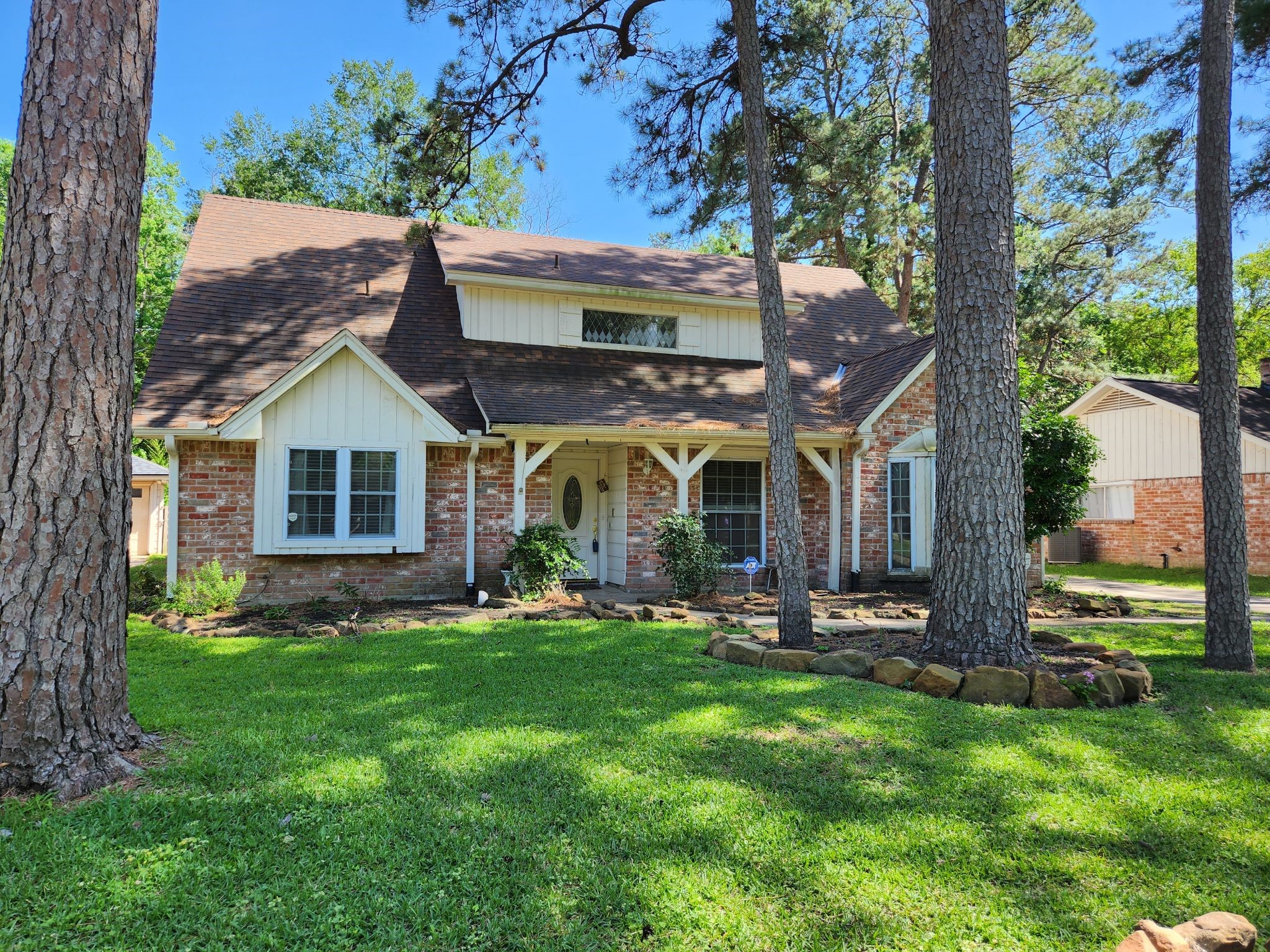 2322 Deer Valley Drive Property Photo 3