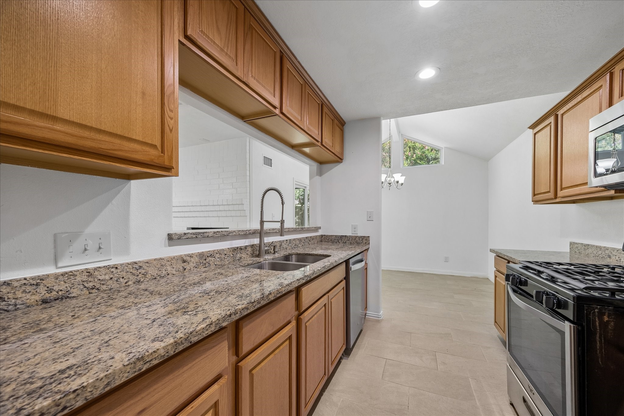 12419 Truesdell Drive Property Photo 9