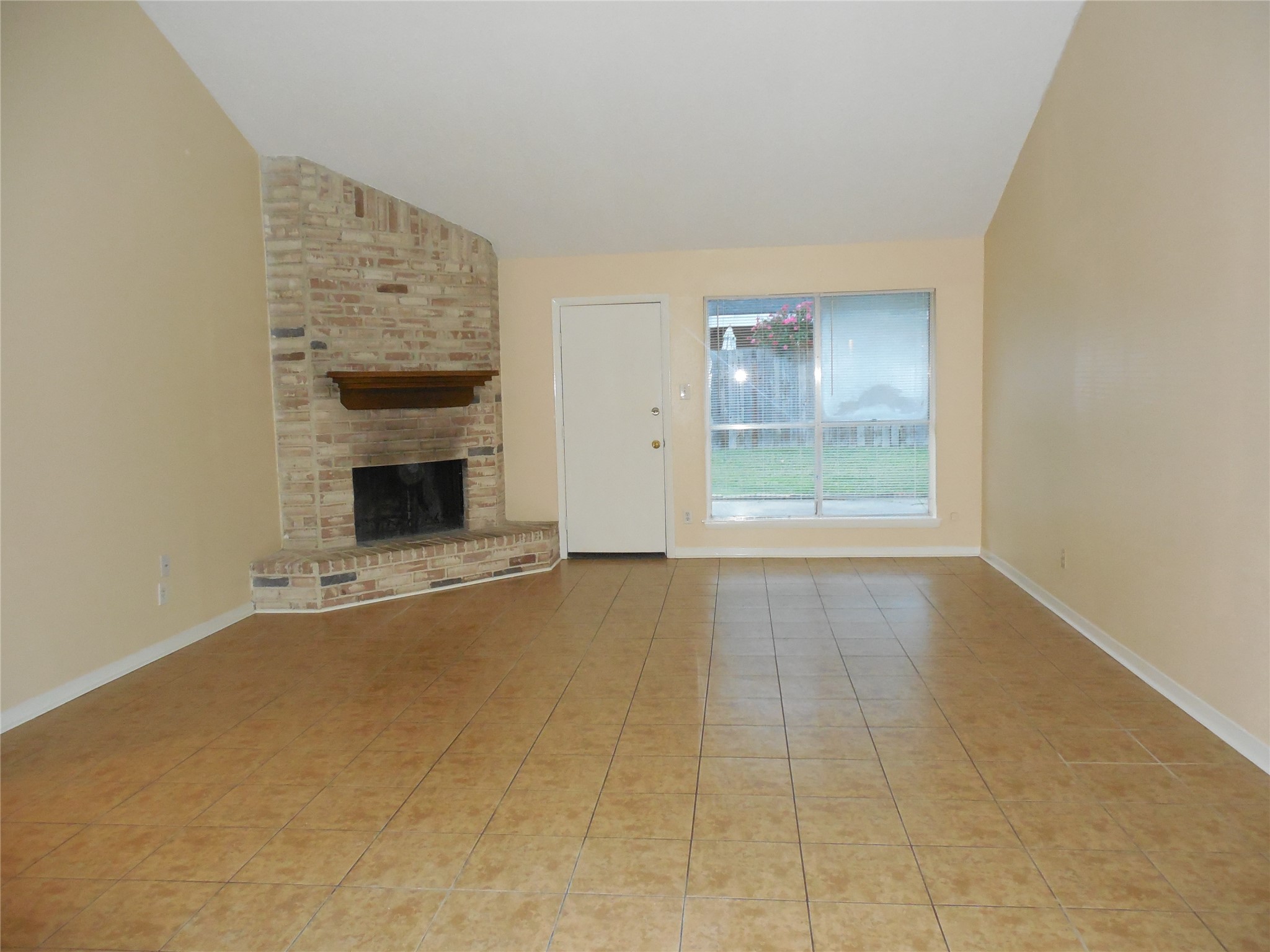 22614 Capitol Landing Lane Property Photo 4