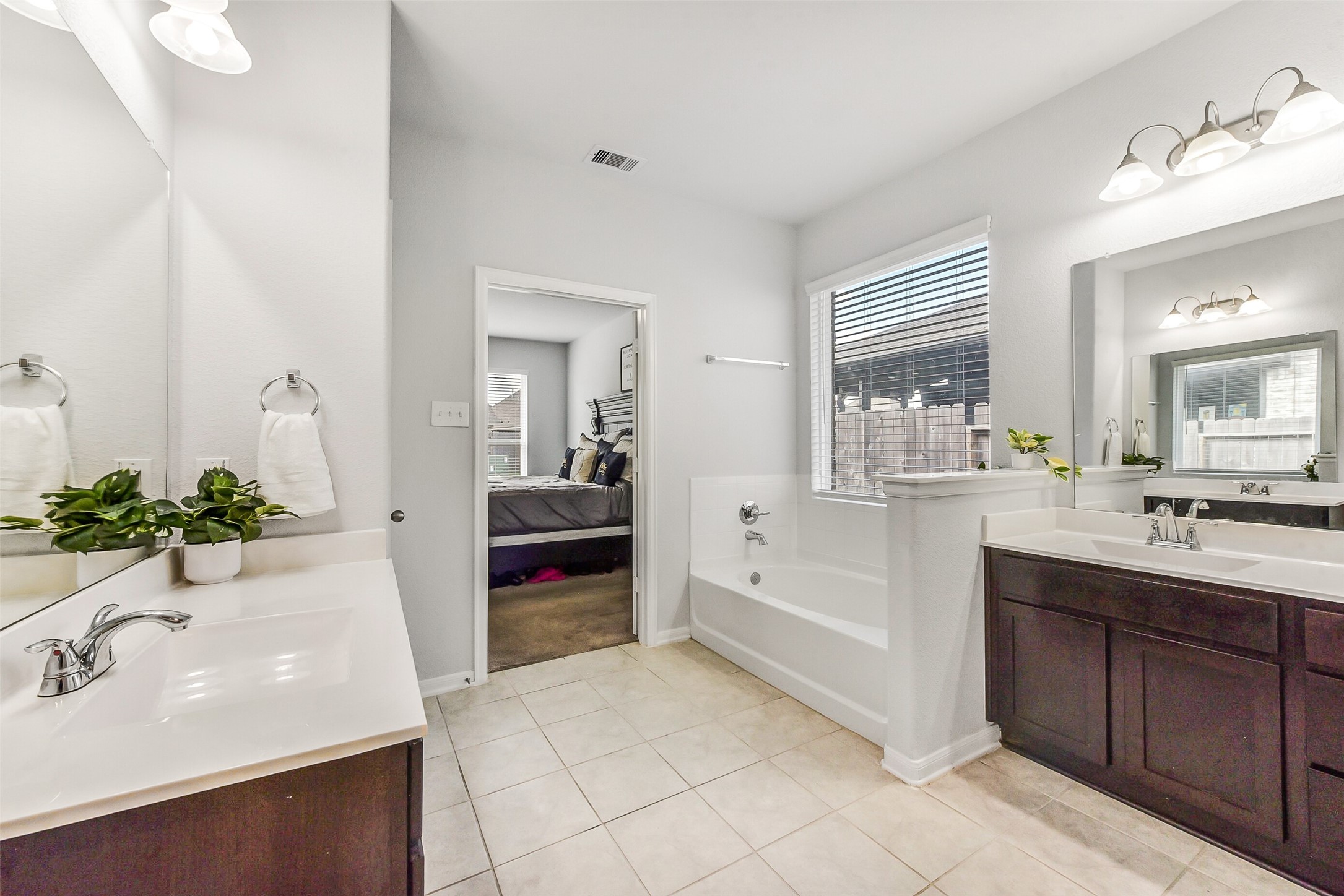 12430 Ashgrove Point Drive Property Photo 21