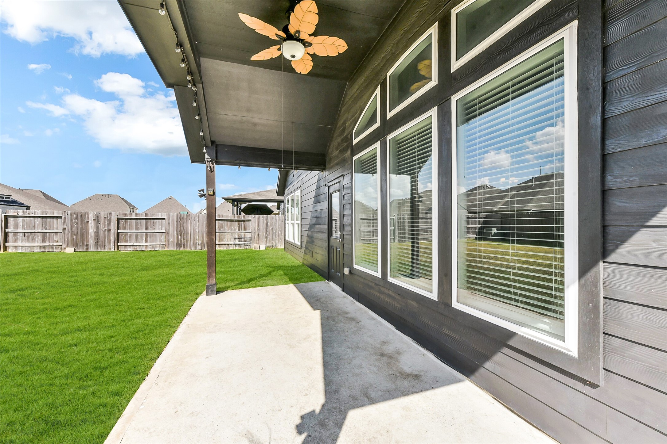 12430 Ashgrove Point Drive Property Photo 27