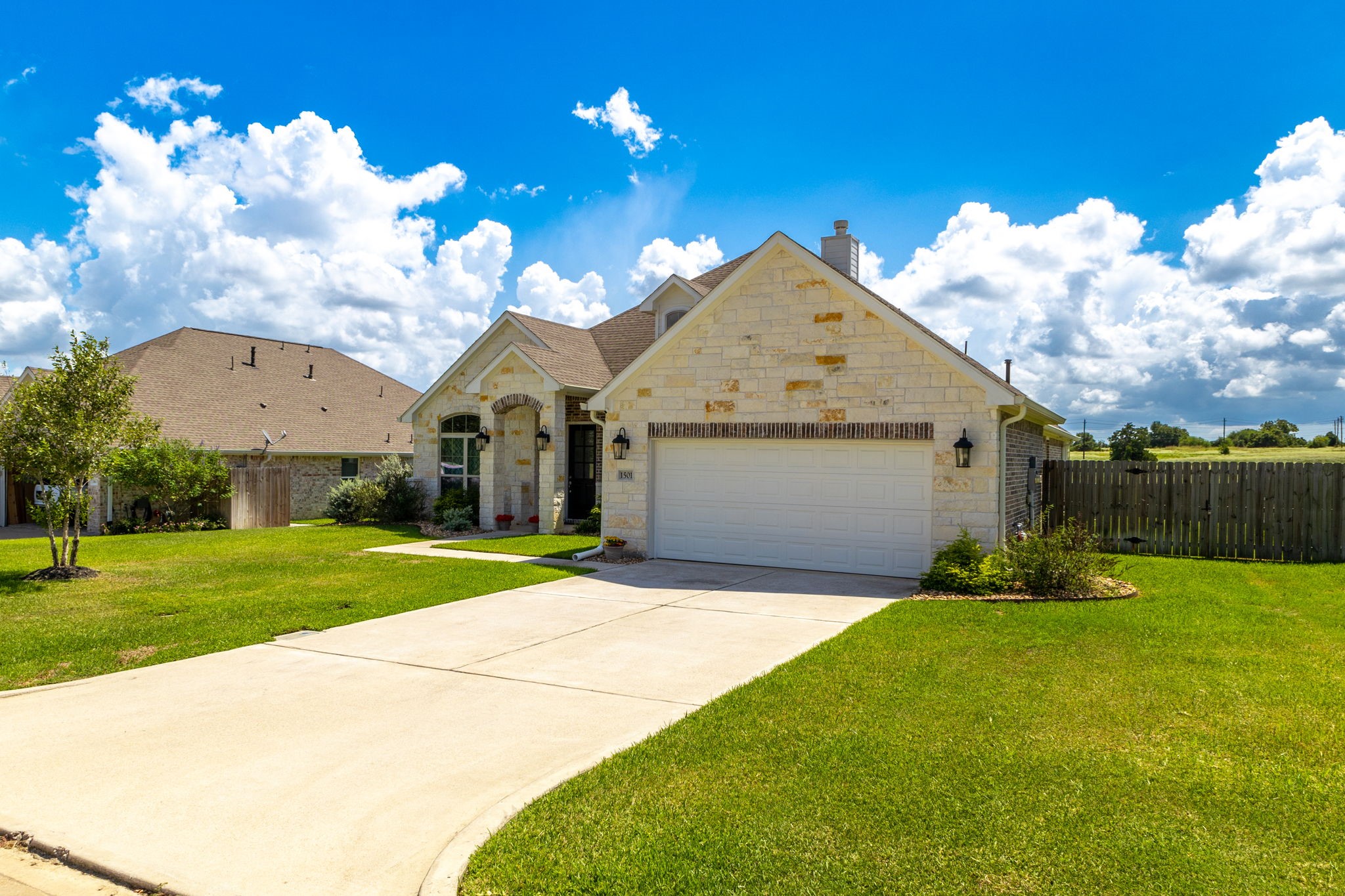 1501 Timber Oaks Drive Property Photo 46
