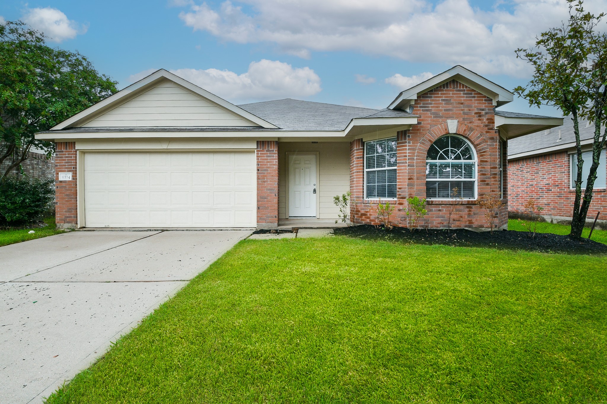 8334 Loetsch Ridge Way Property Photo 2