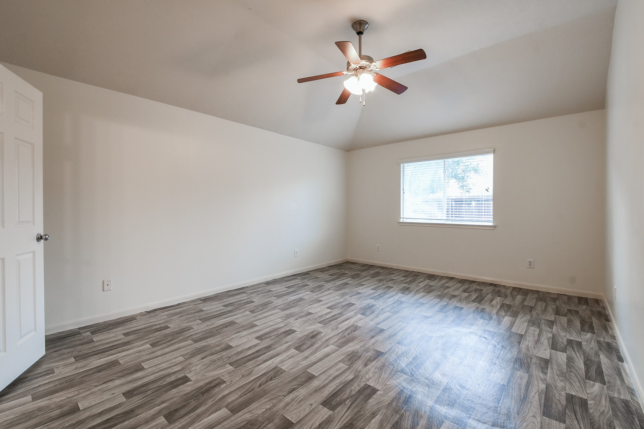 8334 Loetsch Ridge Way Property Photo 8