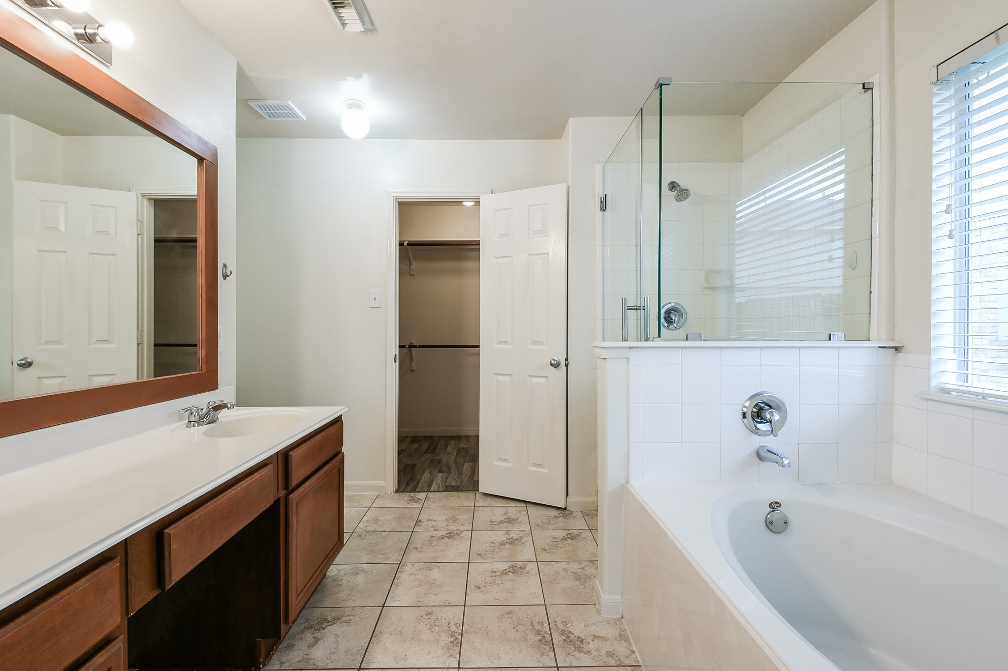 8334 Loetsch Ridge Way Property Photo 12