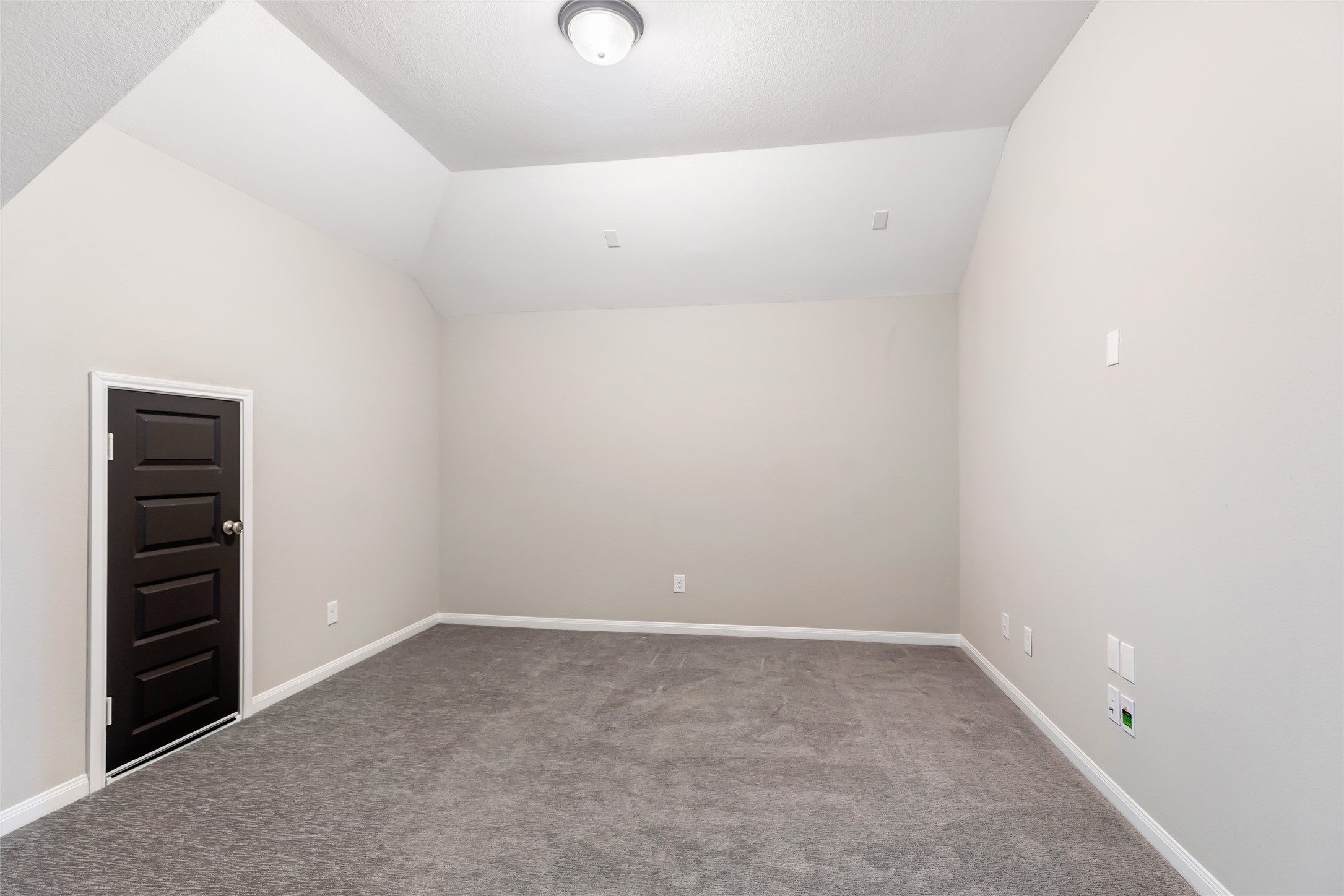 9219 Joe Louis Drive Property Photo 28