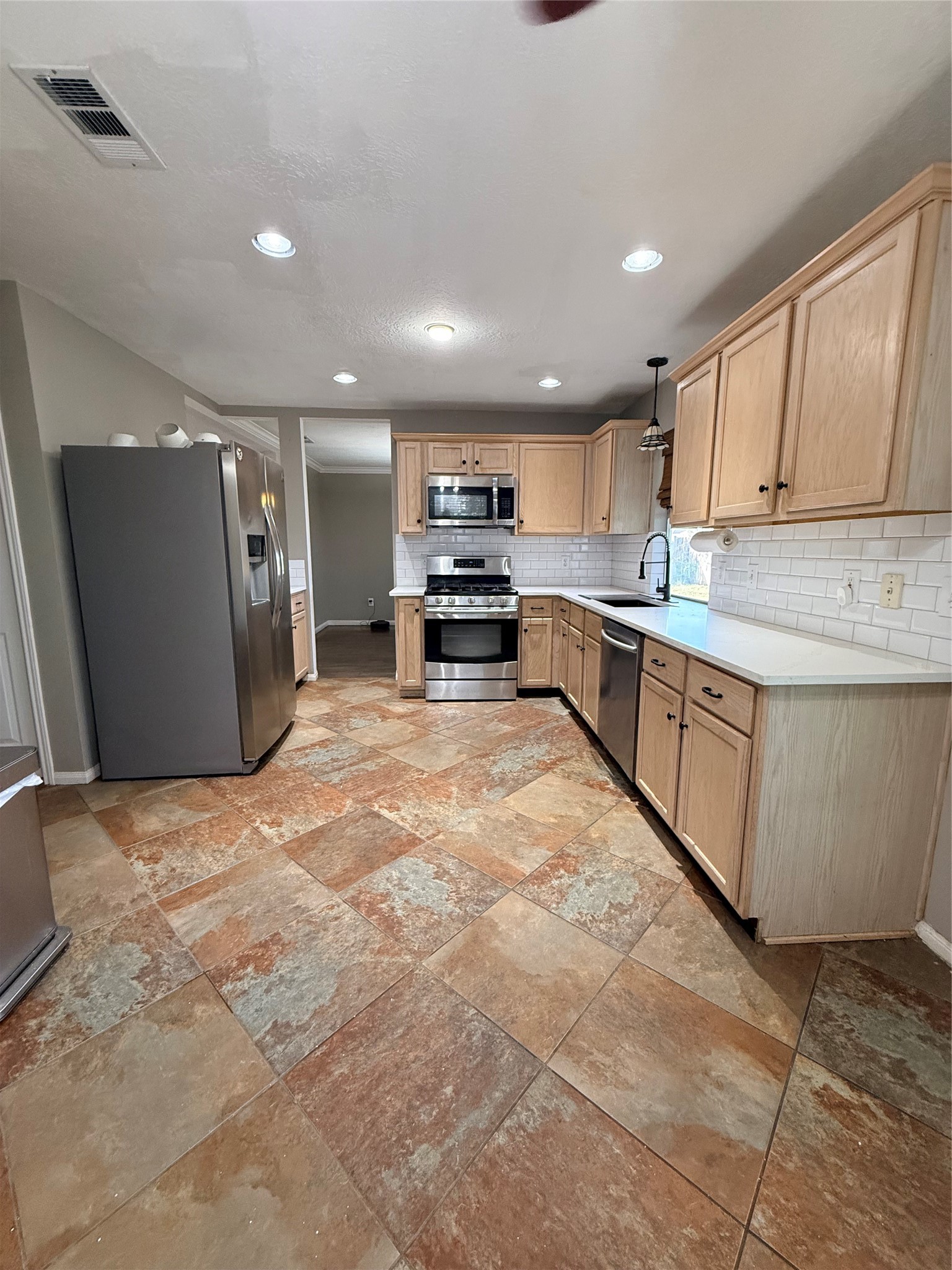 20823 Camphor Tree Drive Property Photo 5