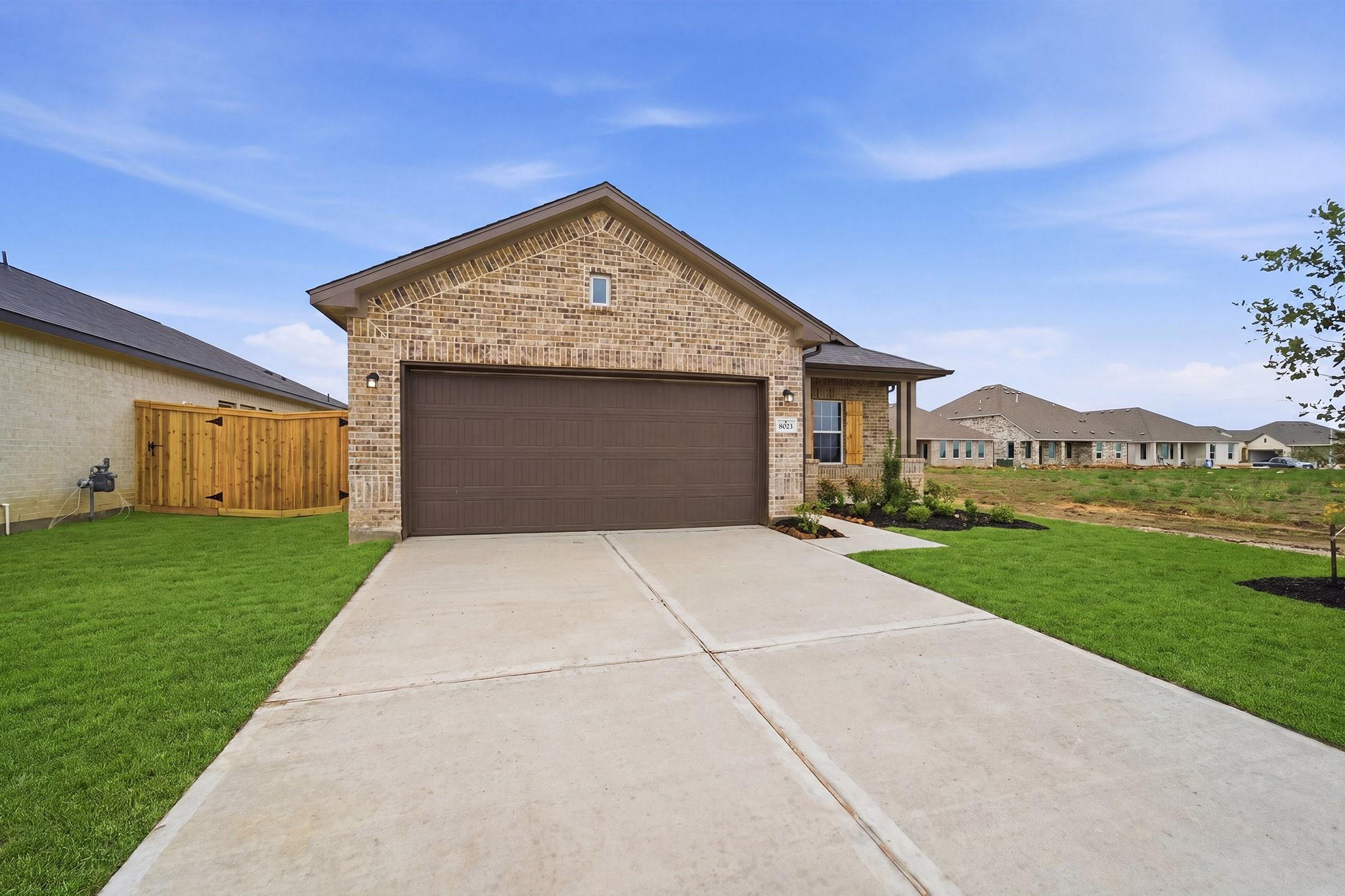 8023 Jasper Meadows Way, Angleton Tx 77515 Property Photo 3