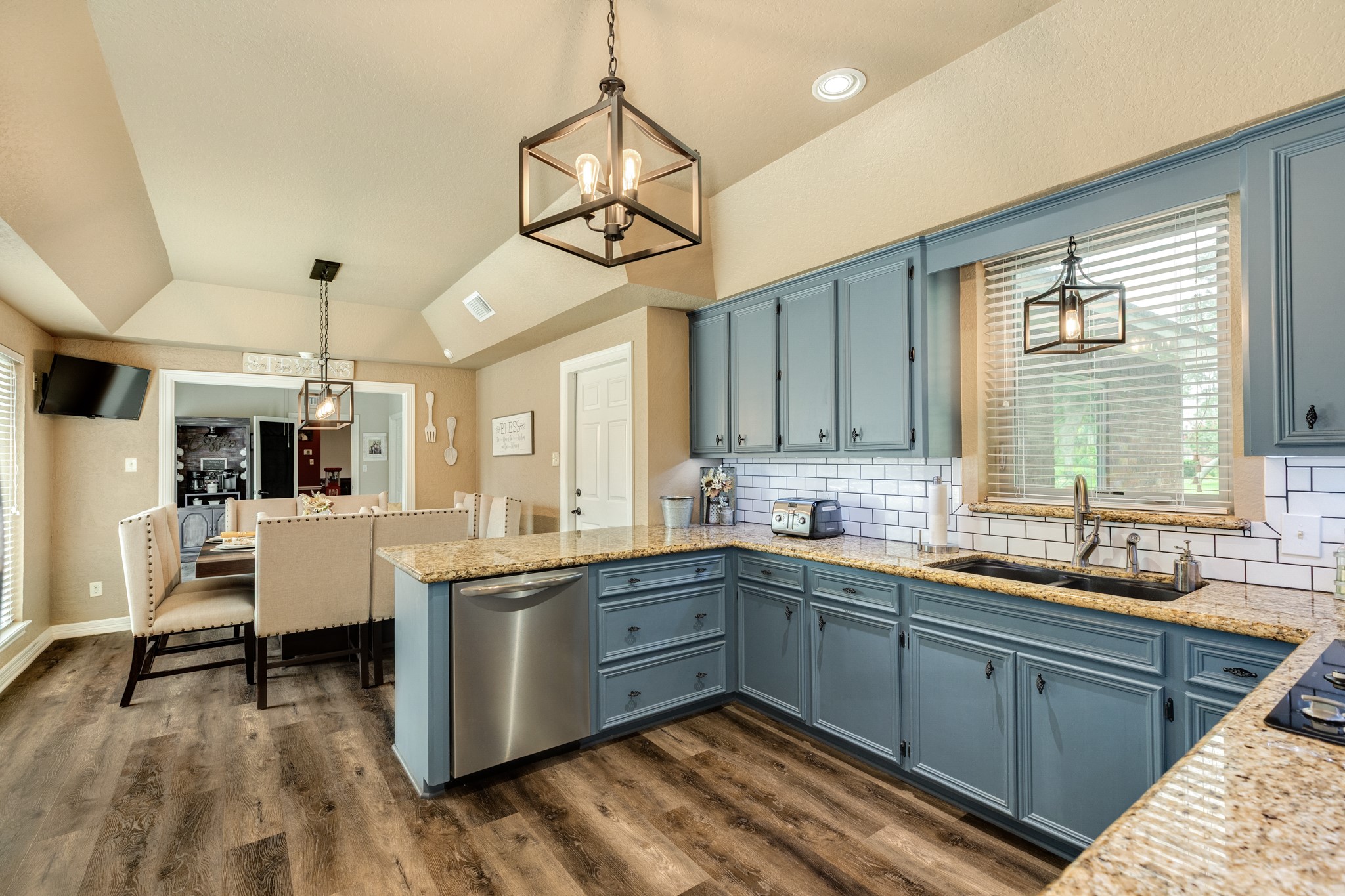 52 Chesswood Court Property Photo 19