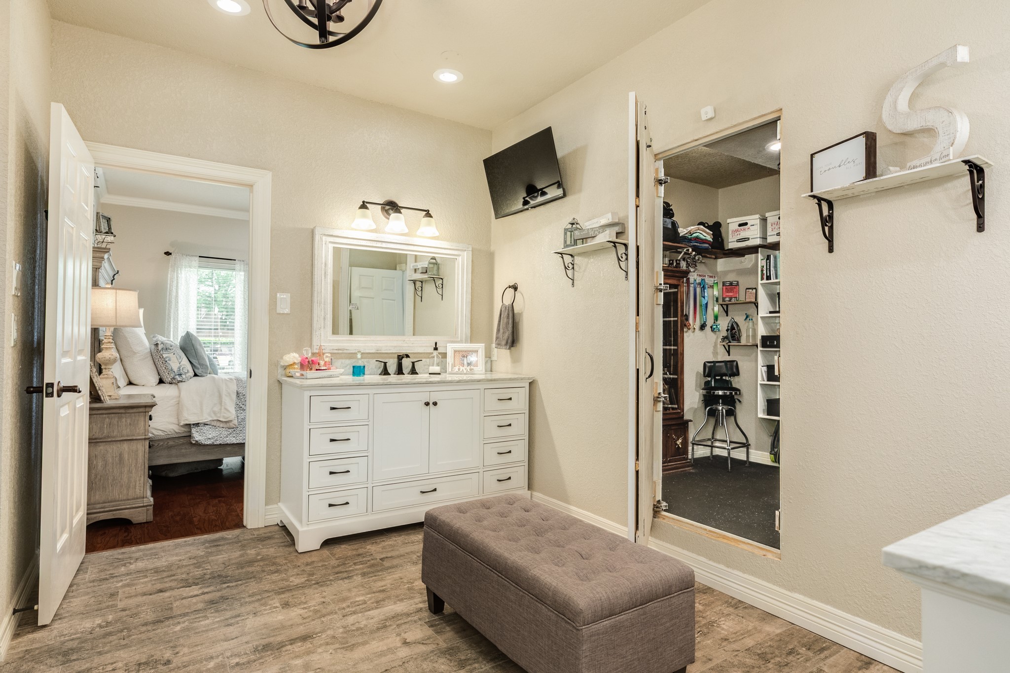 52 Chesswood Court Property Photo 33