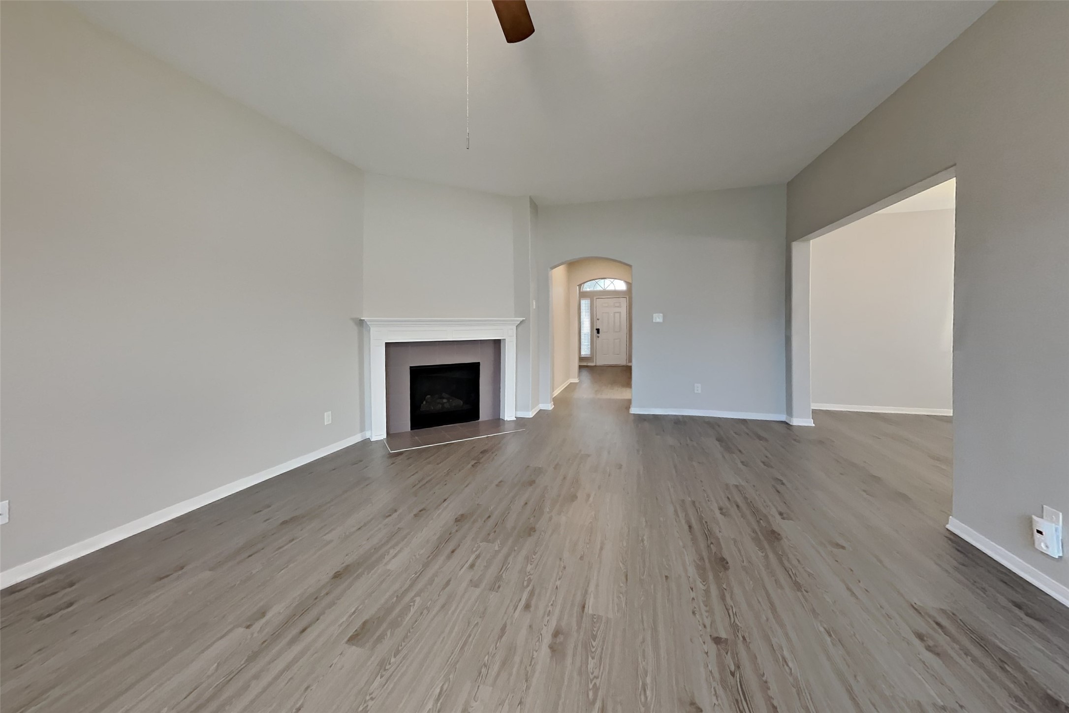 9909 Climbing Tree Street Property Photo 2