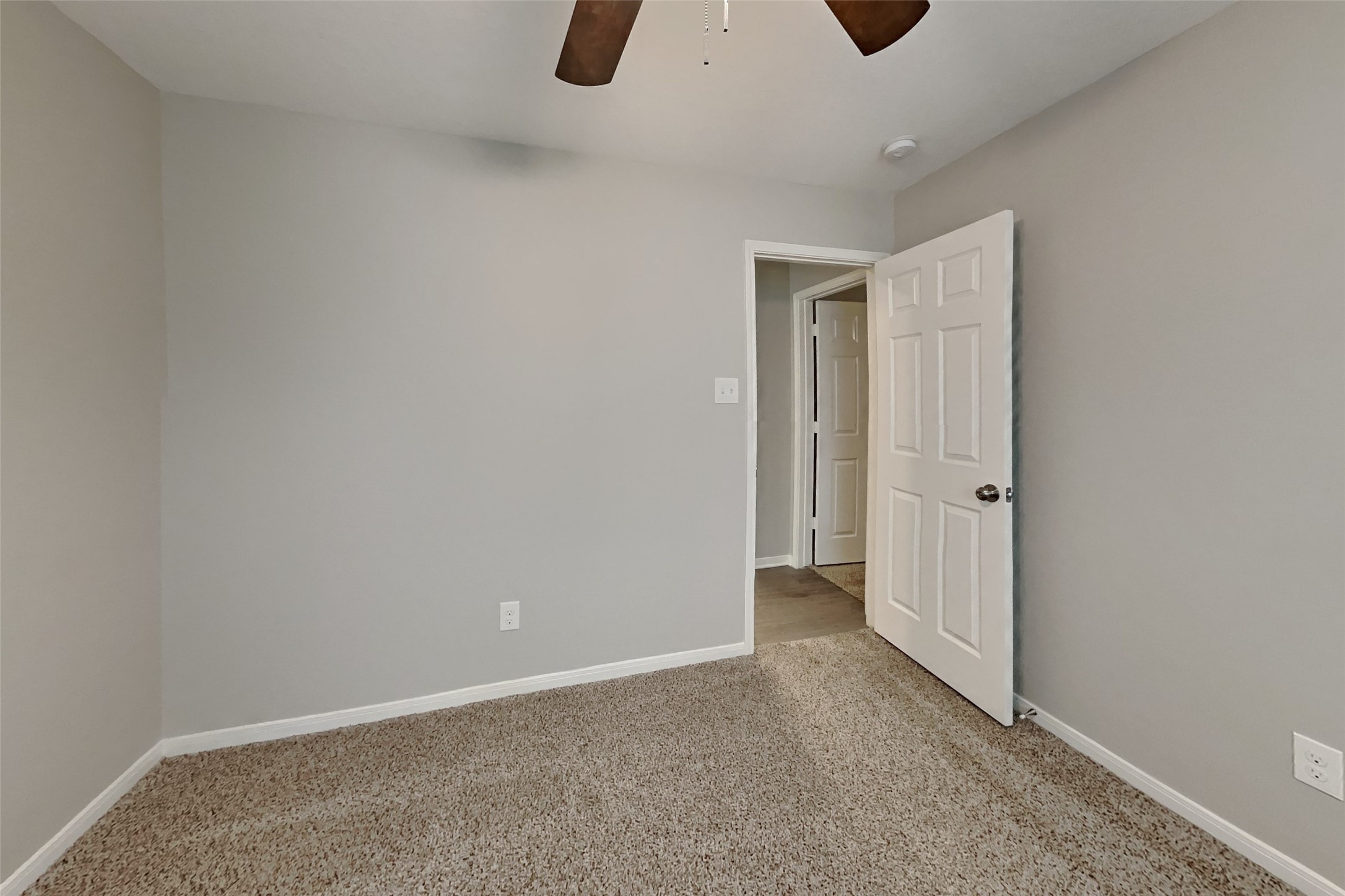 9909 Climbing Tree Street Property Photo 14