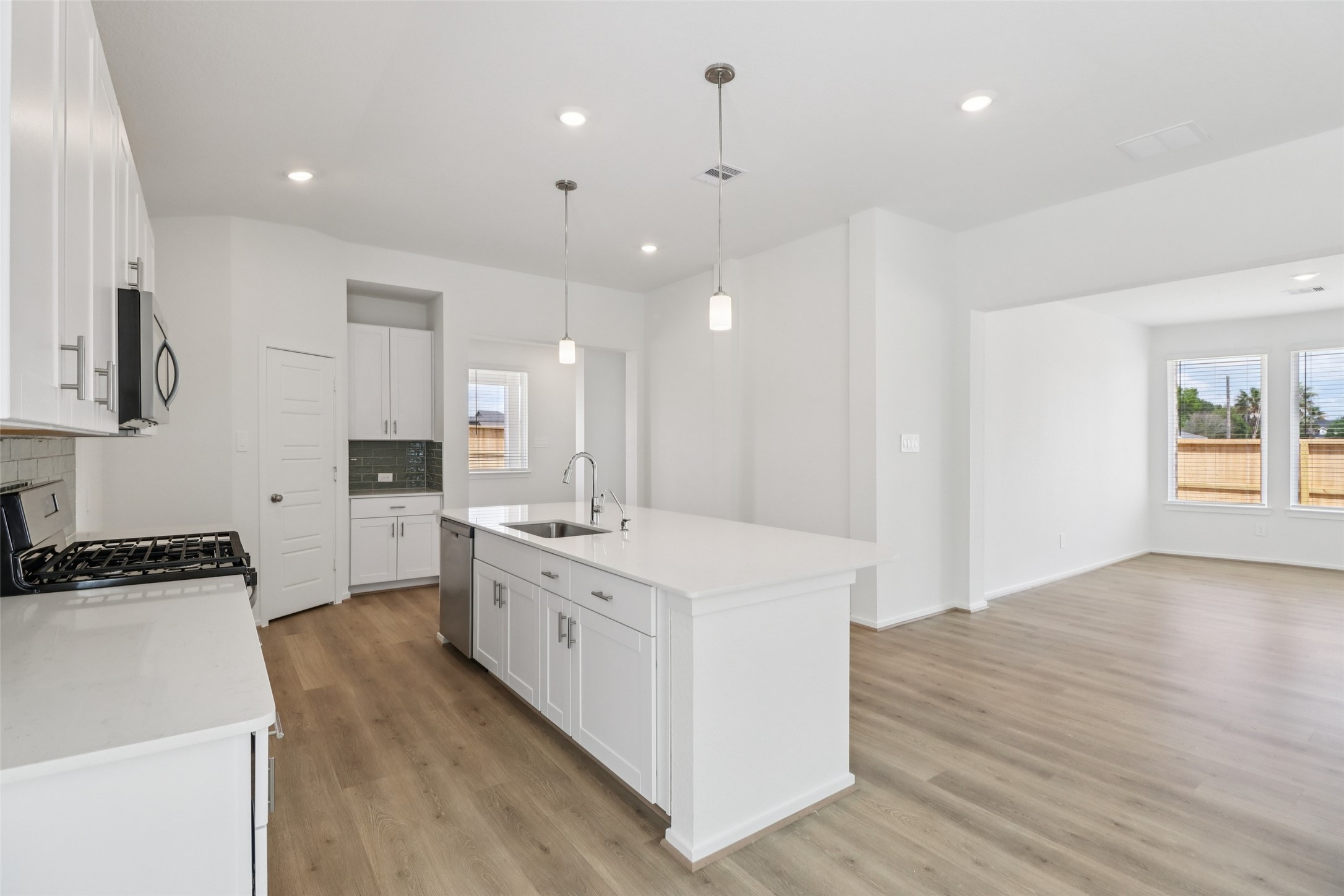 17315 Remington Meadows Street Property Photo 3