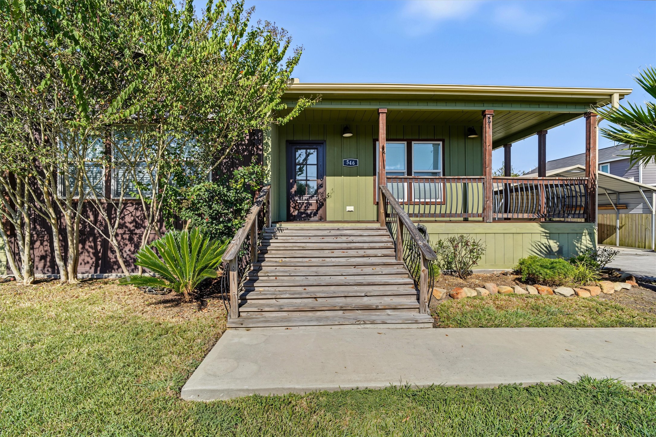 546 5th Street Property Photo 1