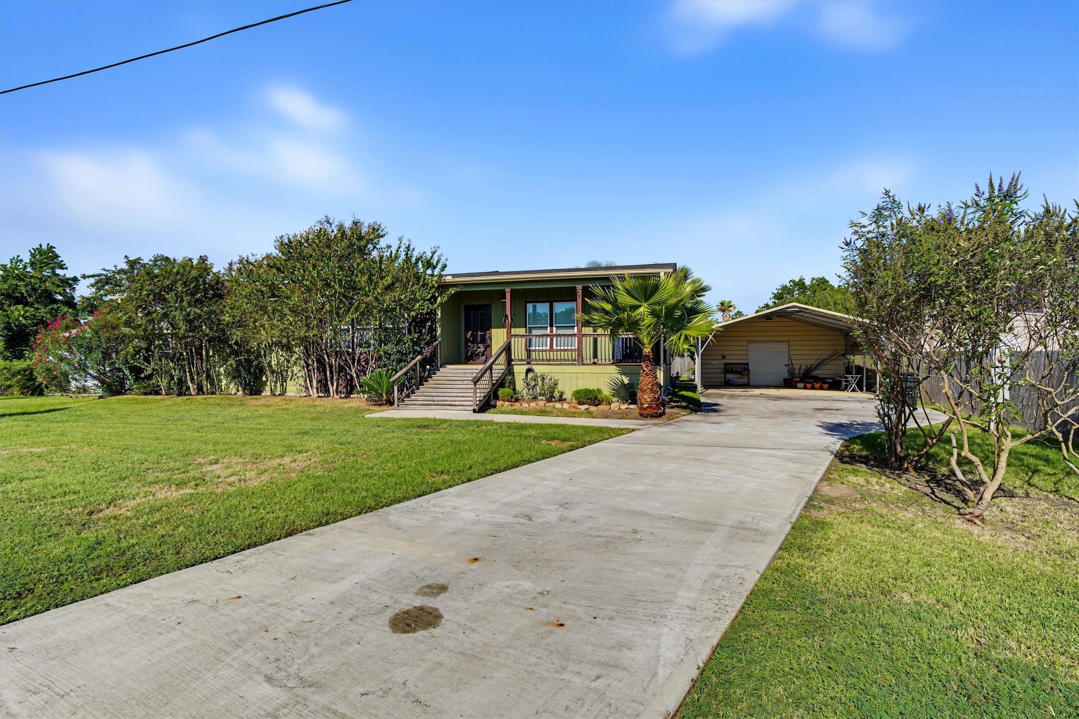 546 5th Street Property Photo 3