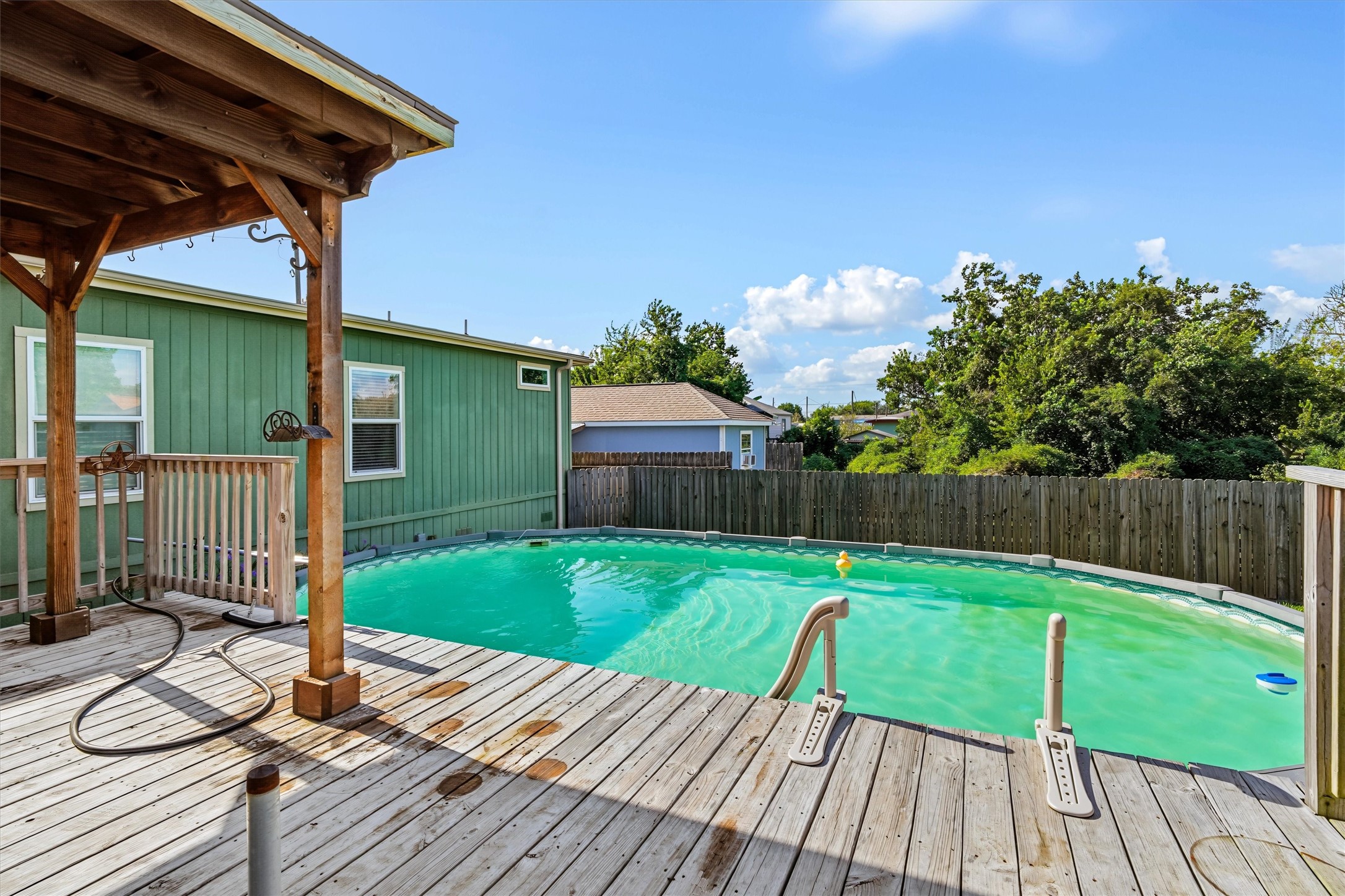546 5th Street Property Photo 4