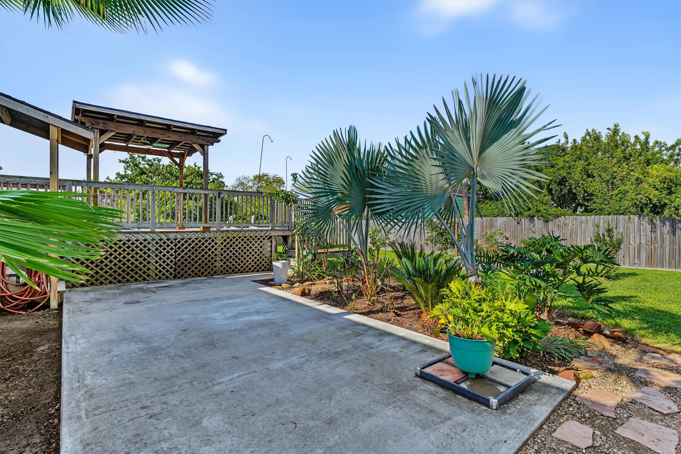 546 5th Street Property Photo 5