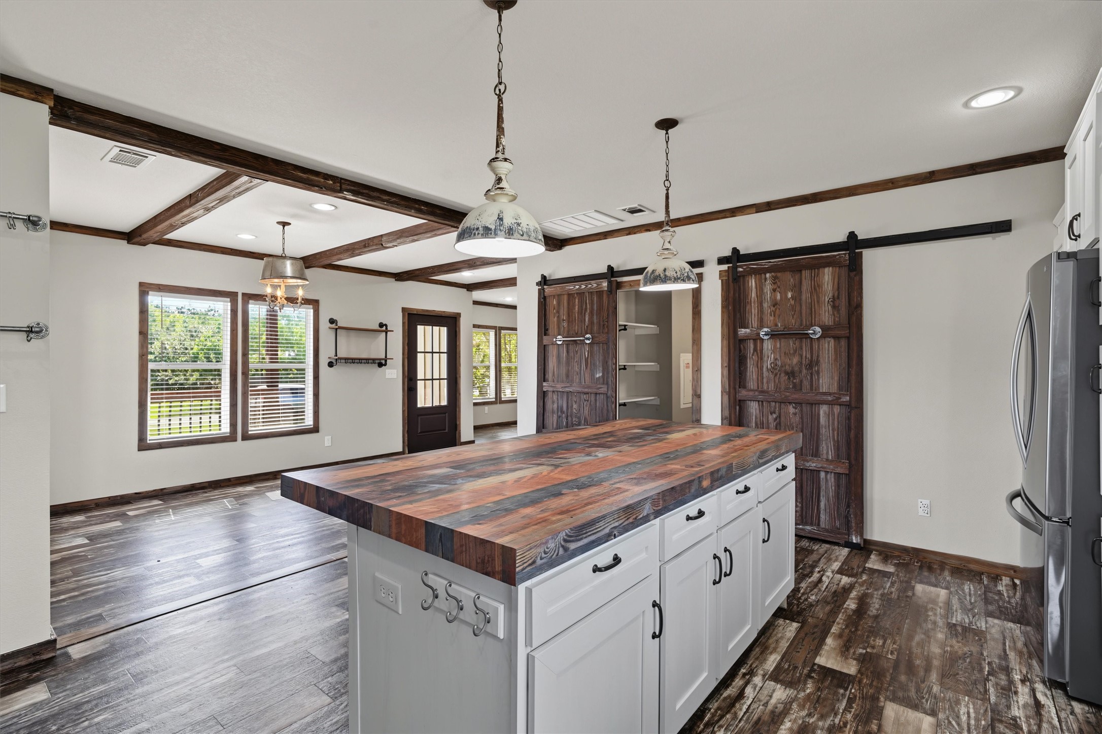 546 5th Street Property Photo 12