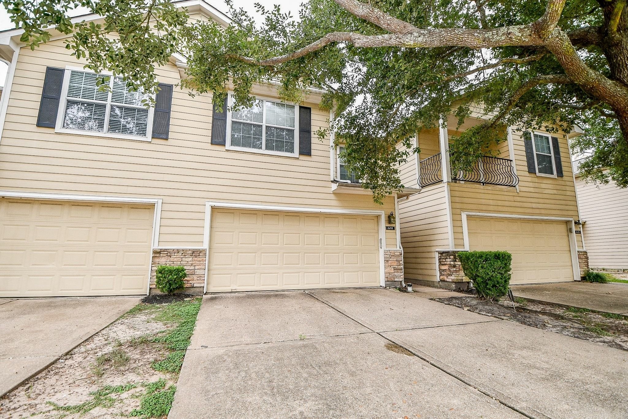6011 Shadow Isle Lane Property Photo 2