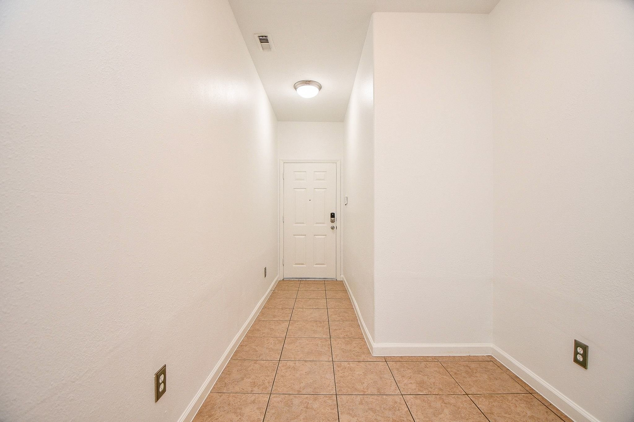 6011 Shadow Isle Lane Property Photo 4