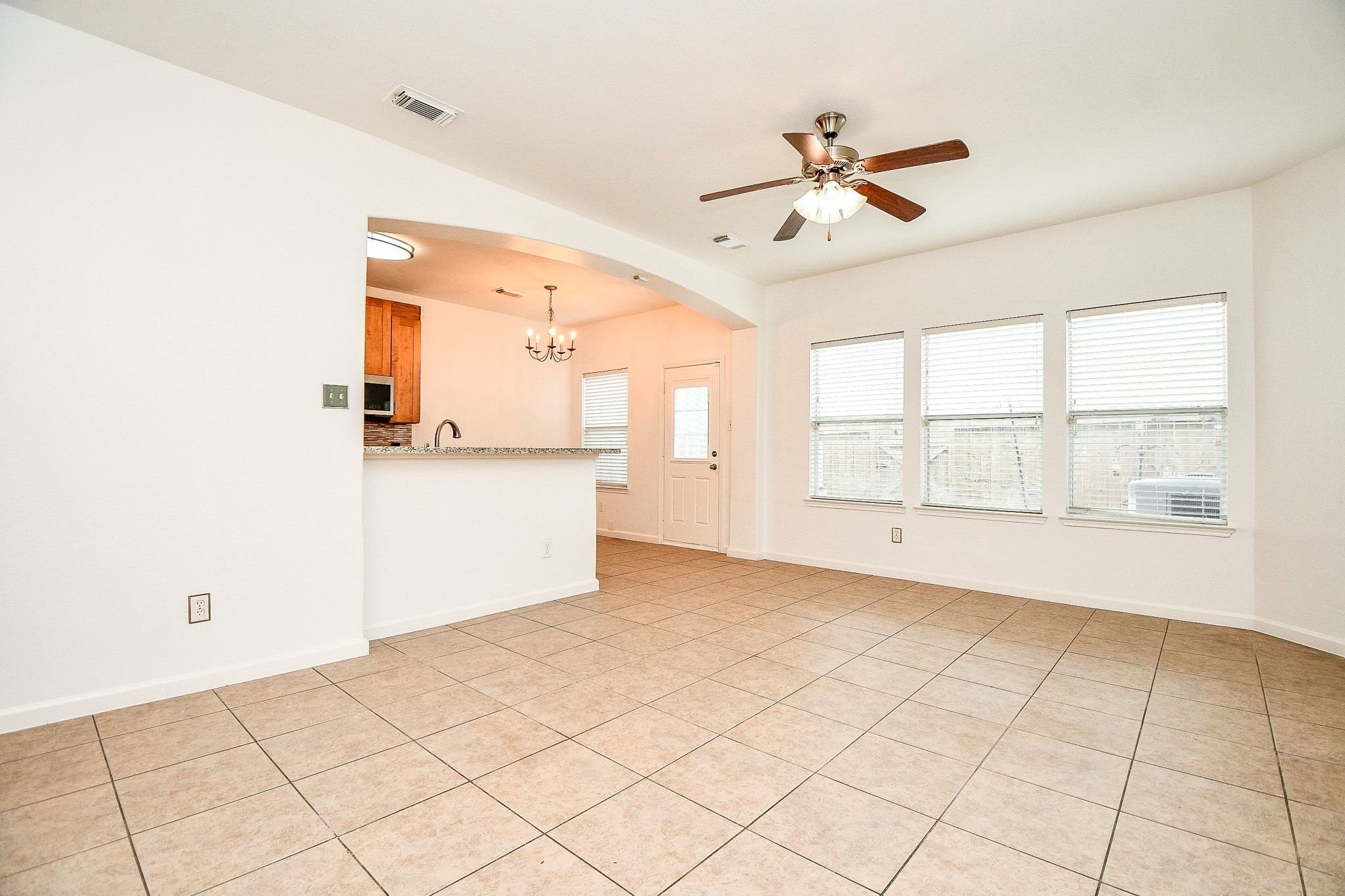 6011 Shadow Isle Lane Property Photo 6