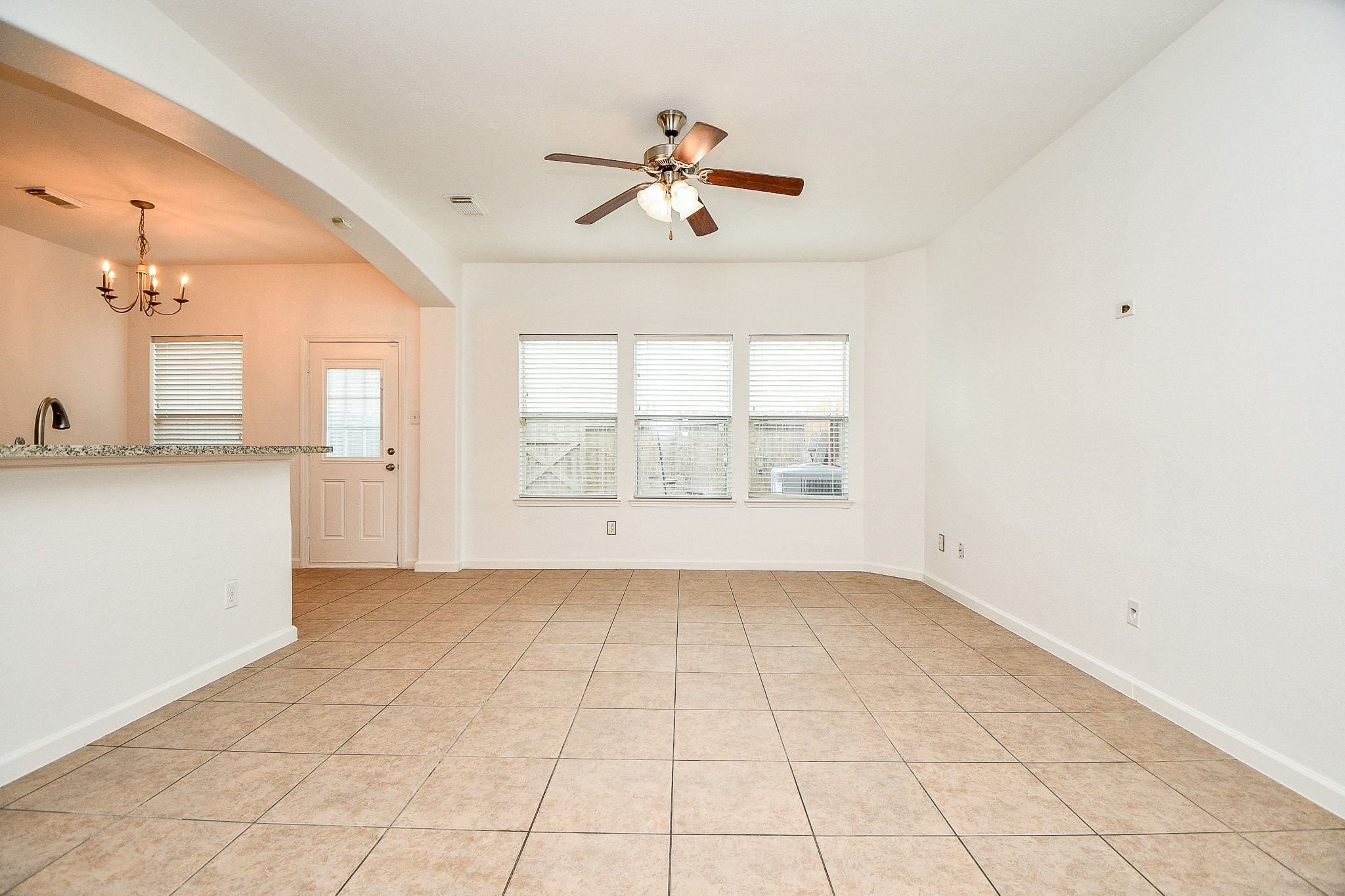 6011 Shadow Isle Lane Property Photo 7