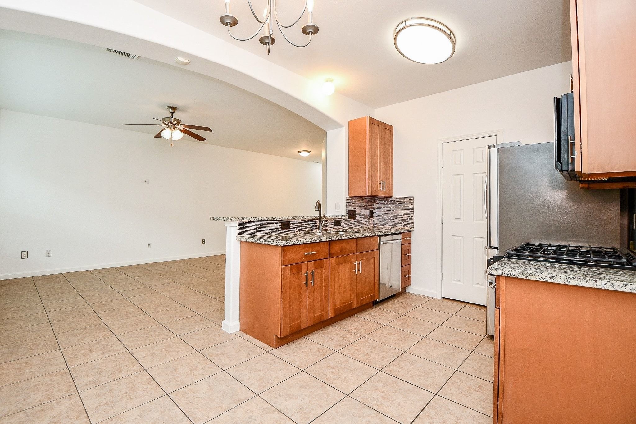 6011 Shadow Isle Lane Property Photo 9