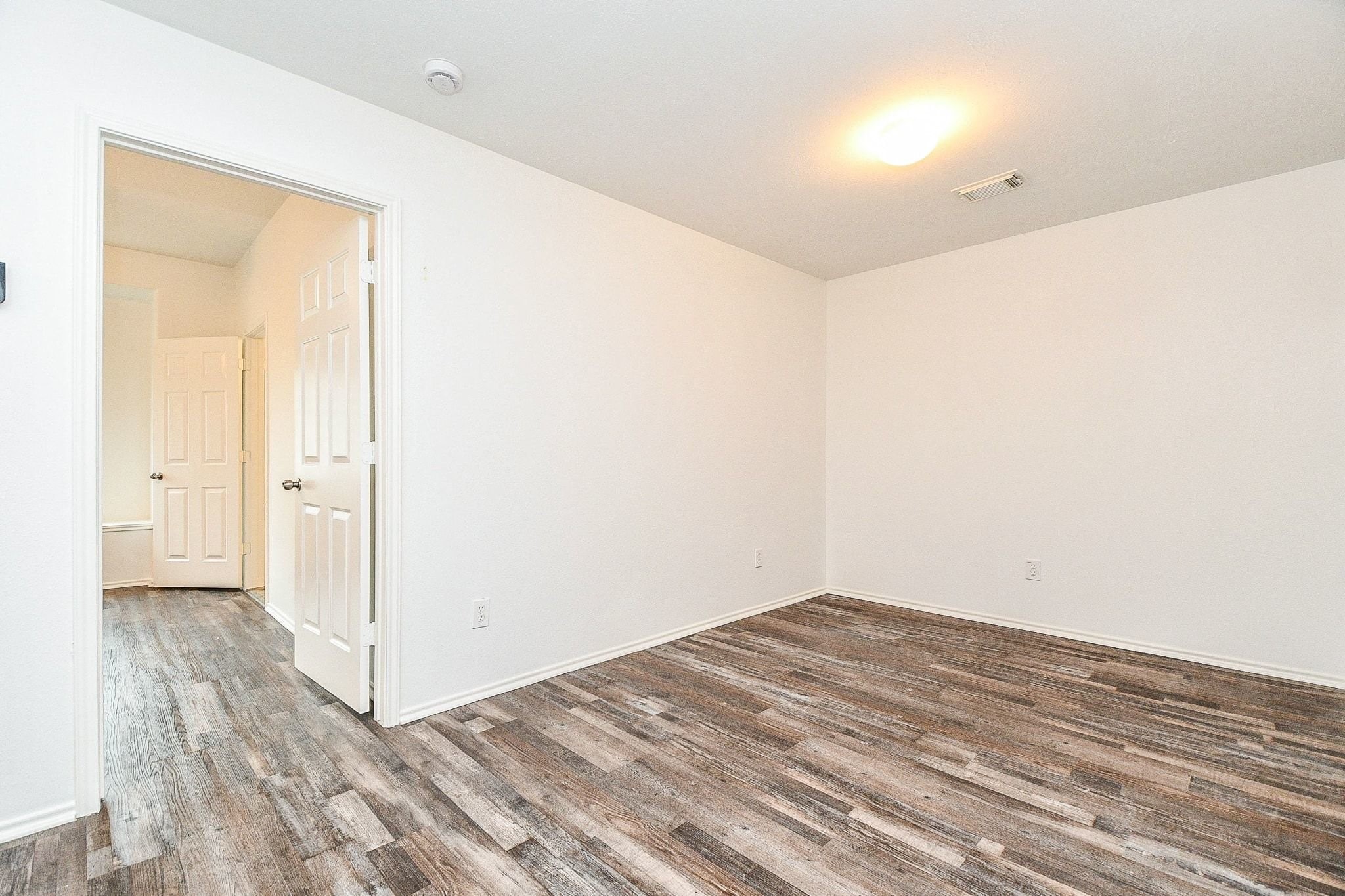 6011 Shadow Isle Lane Property Photo 24