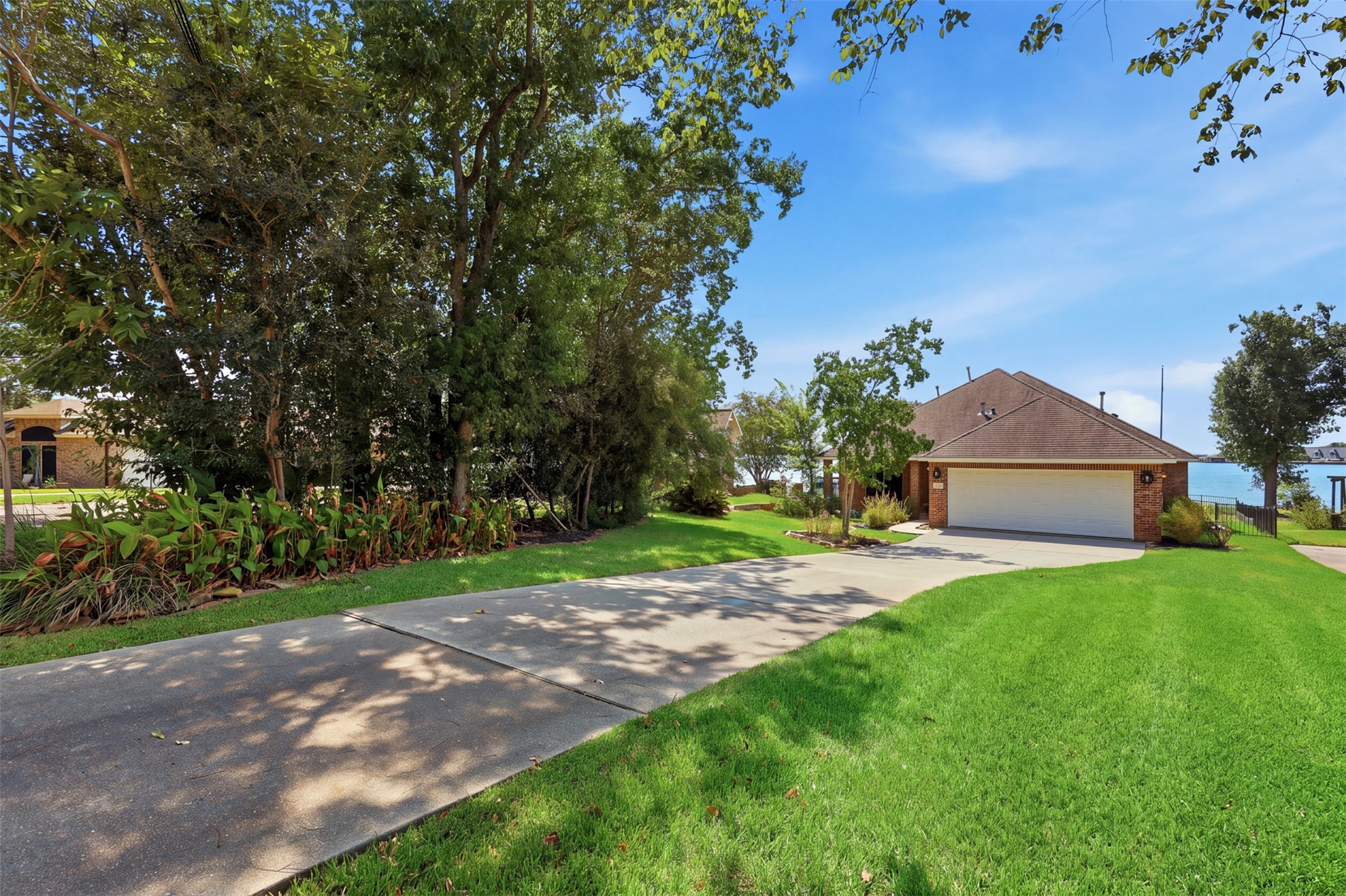 16457 Hunters Trail Property Photo 4