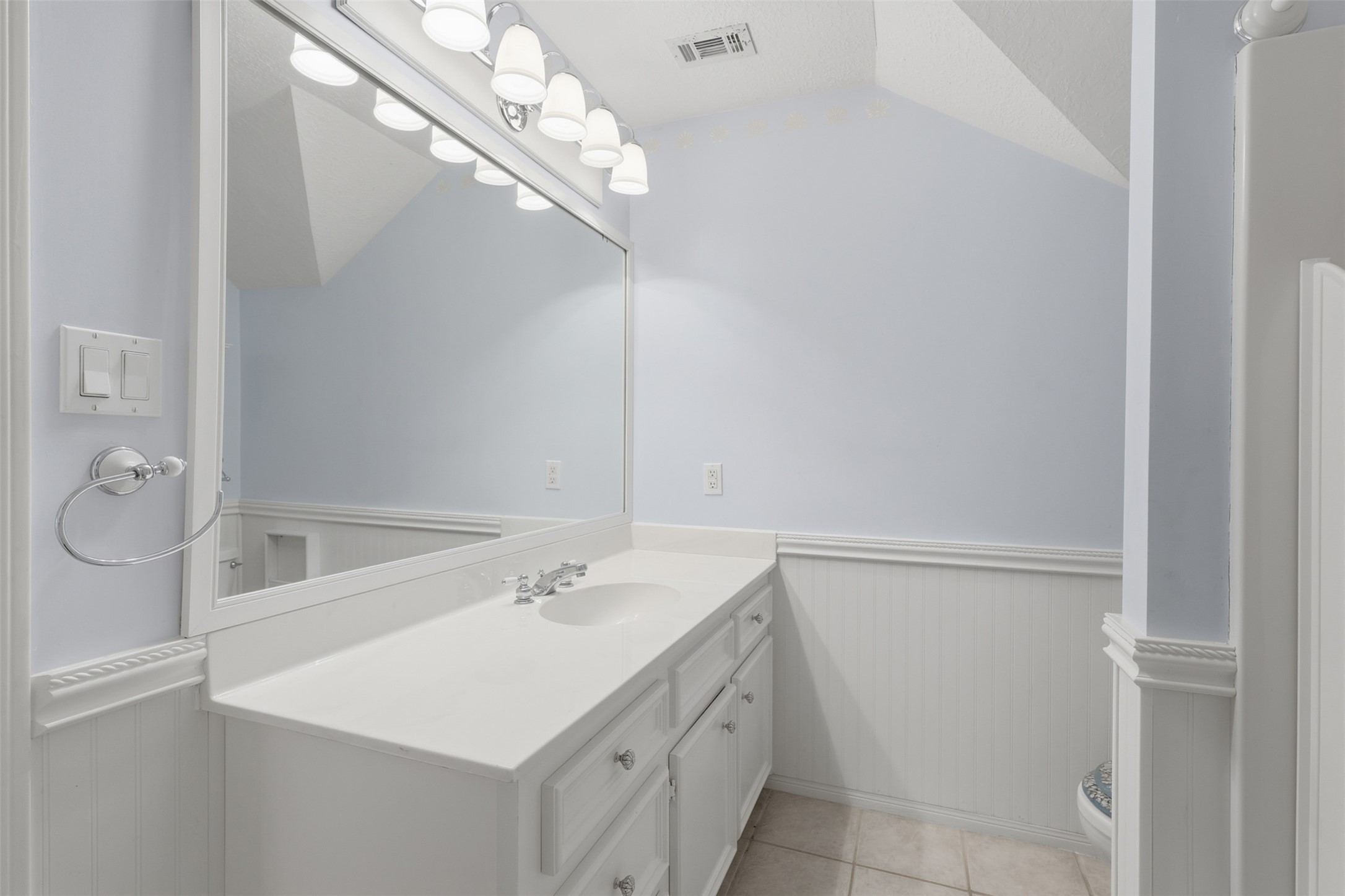 16457 Hunters Trail Property Photo 27