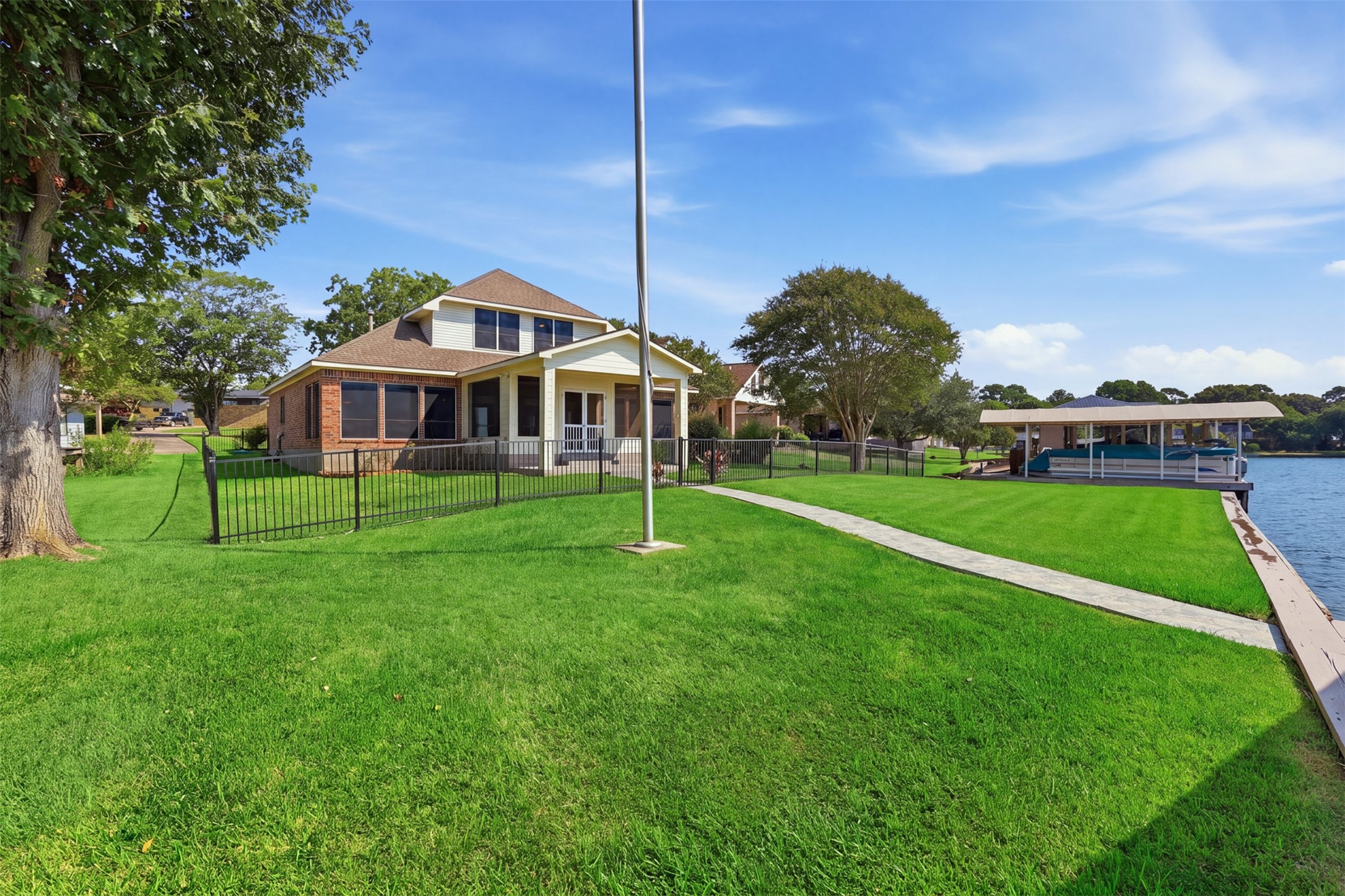 16457 Hunters Trail Property Photo 31