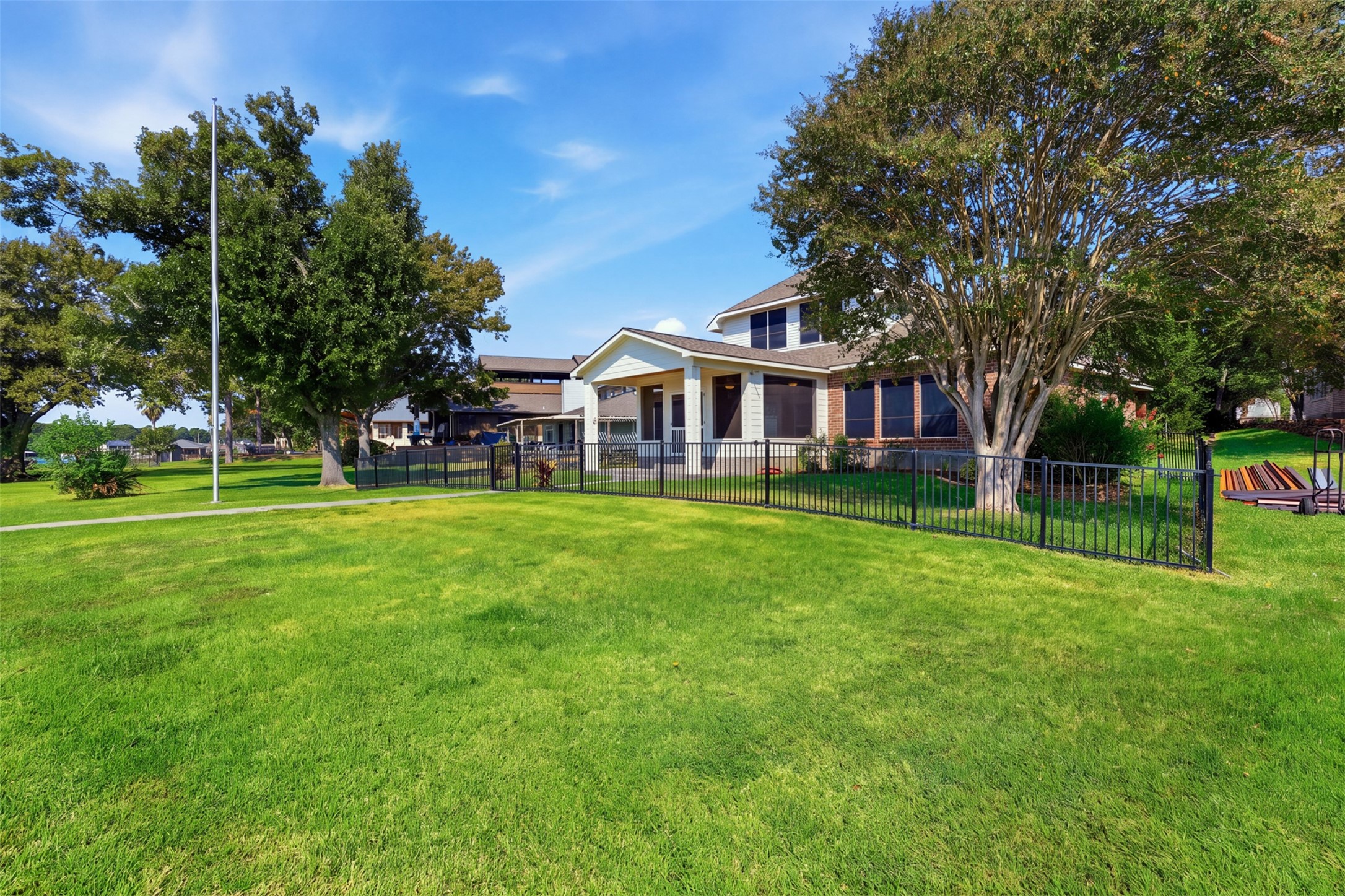 16457 Hunters Trail Property Photo 43