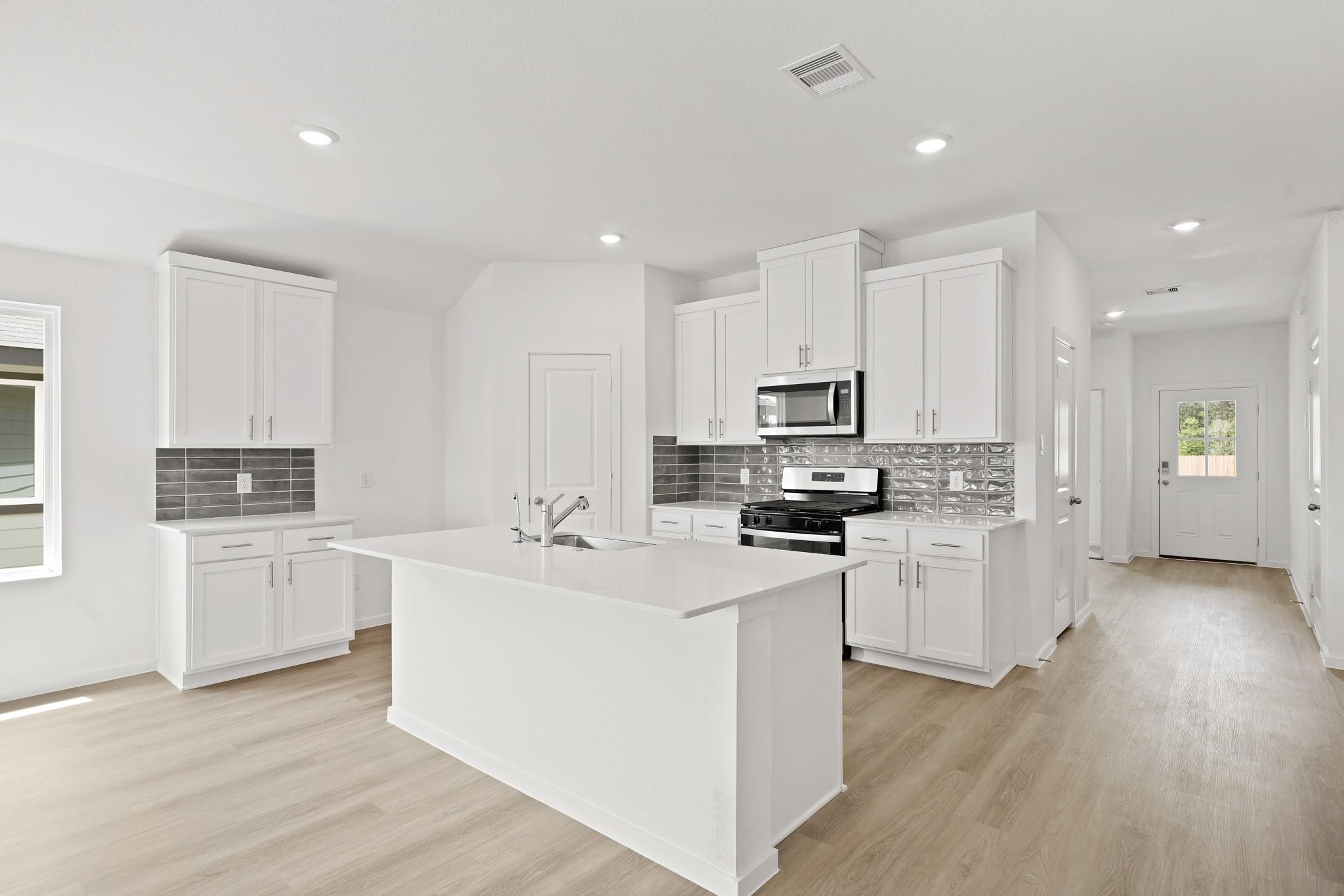 15734 Garden Ridge Drive Property Photo 3