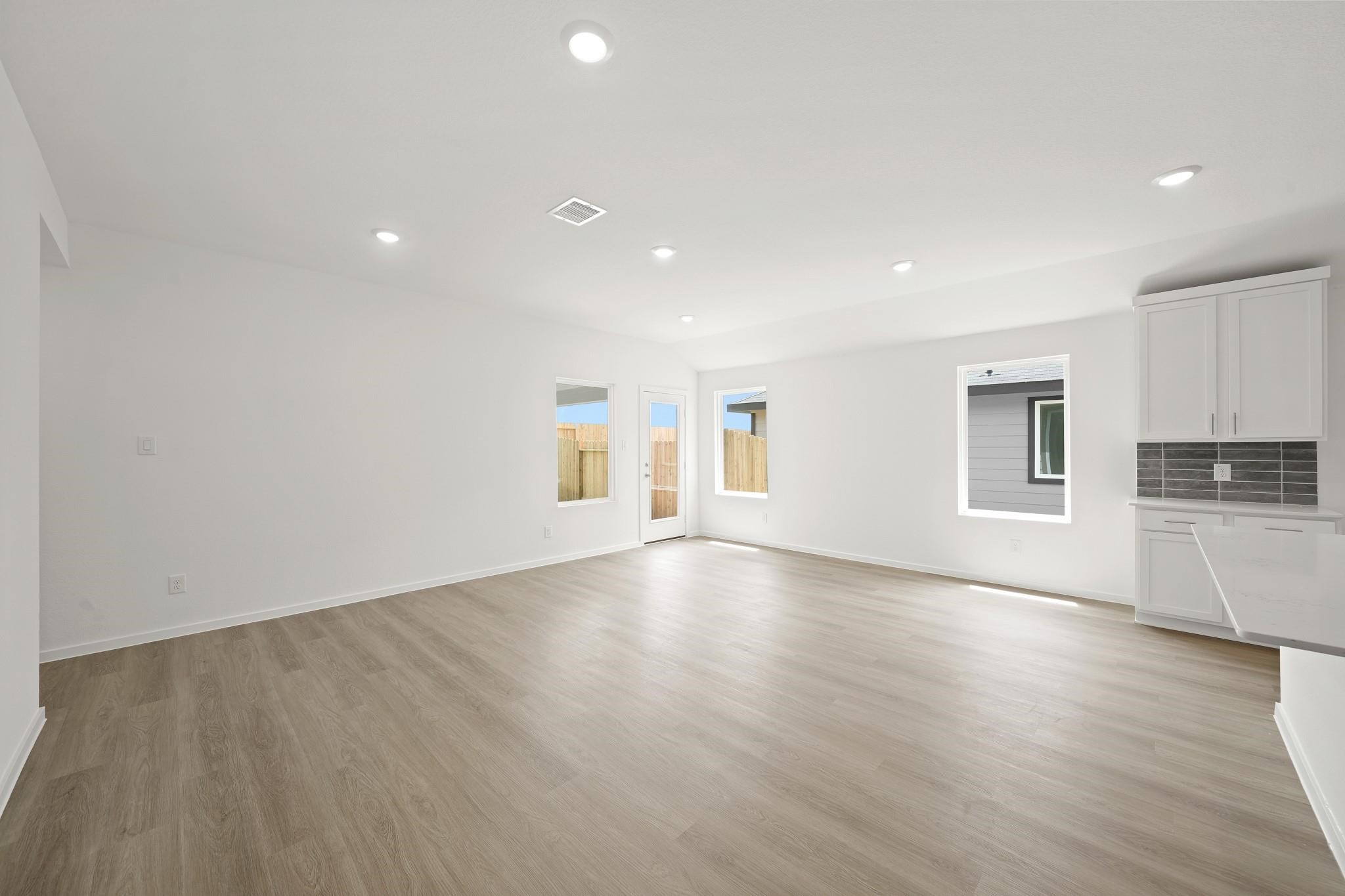 15734 Garden Ridge Drive Property Photo 5