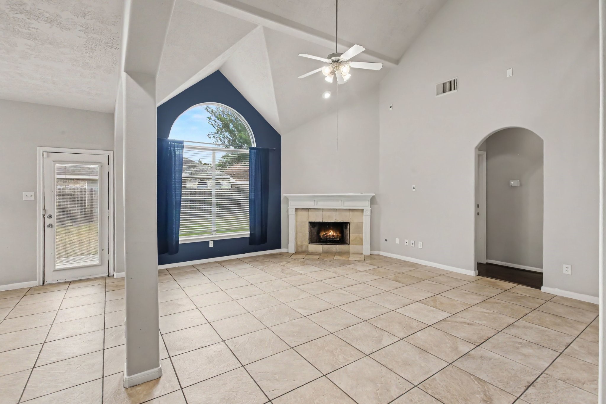 19534 Country Canyon Drive Property Photo 2