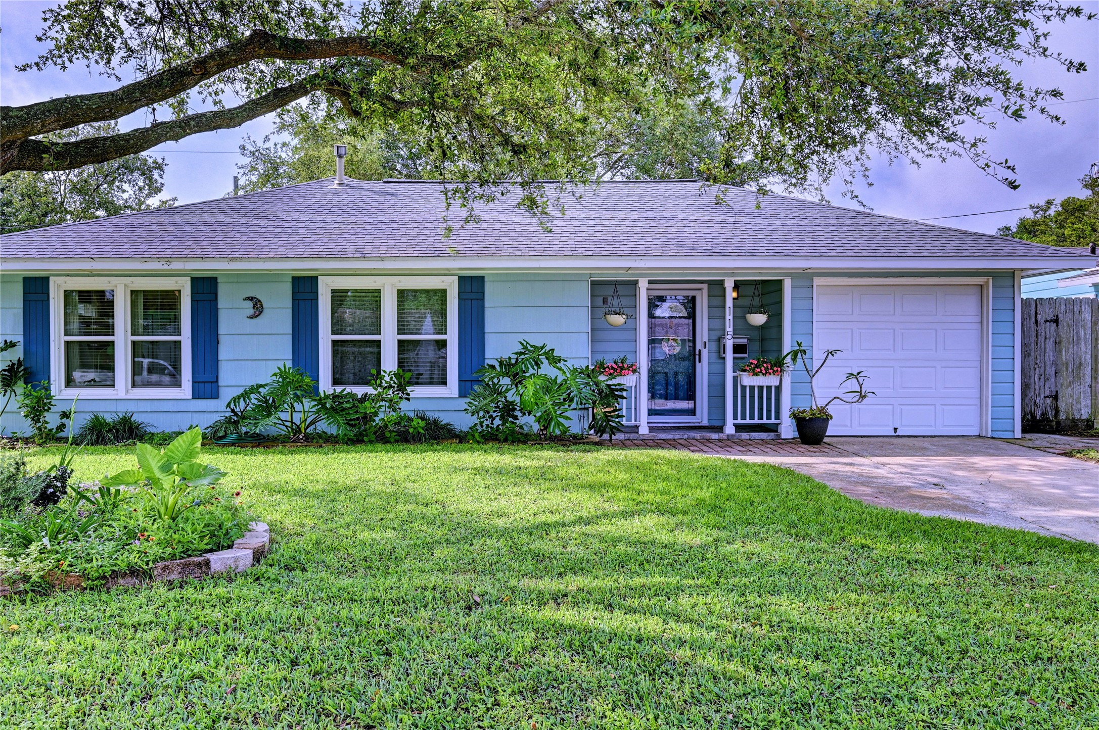115 Tarpon Avenue Property Photo 1