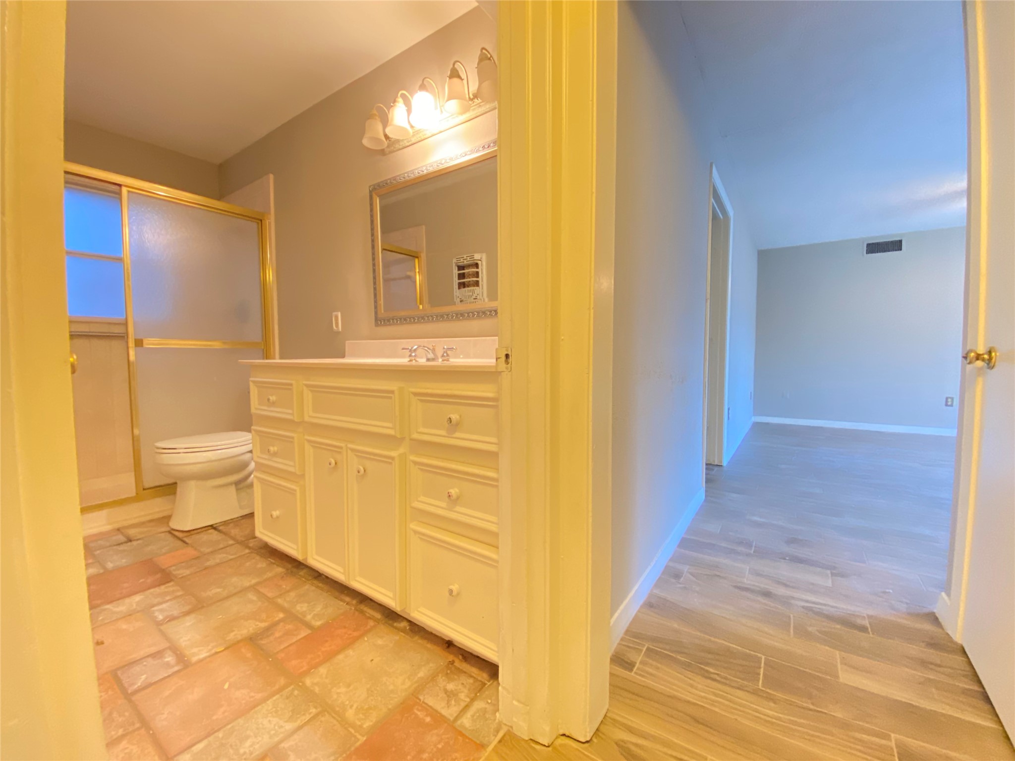 6 Little John Lane Property Photo 10