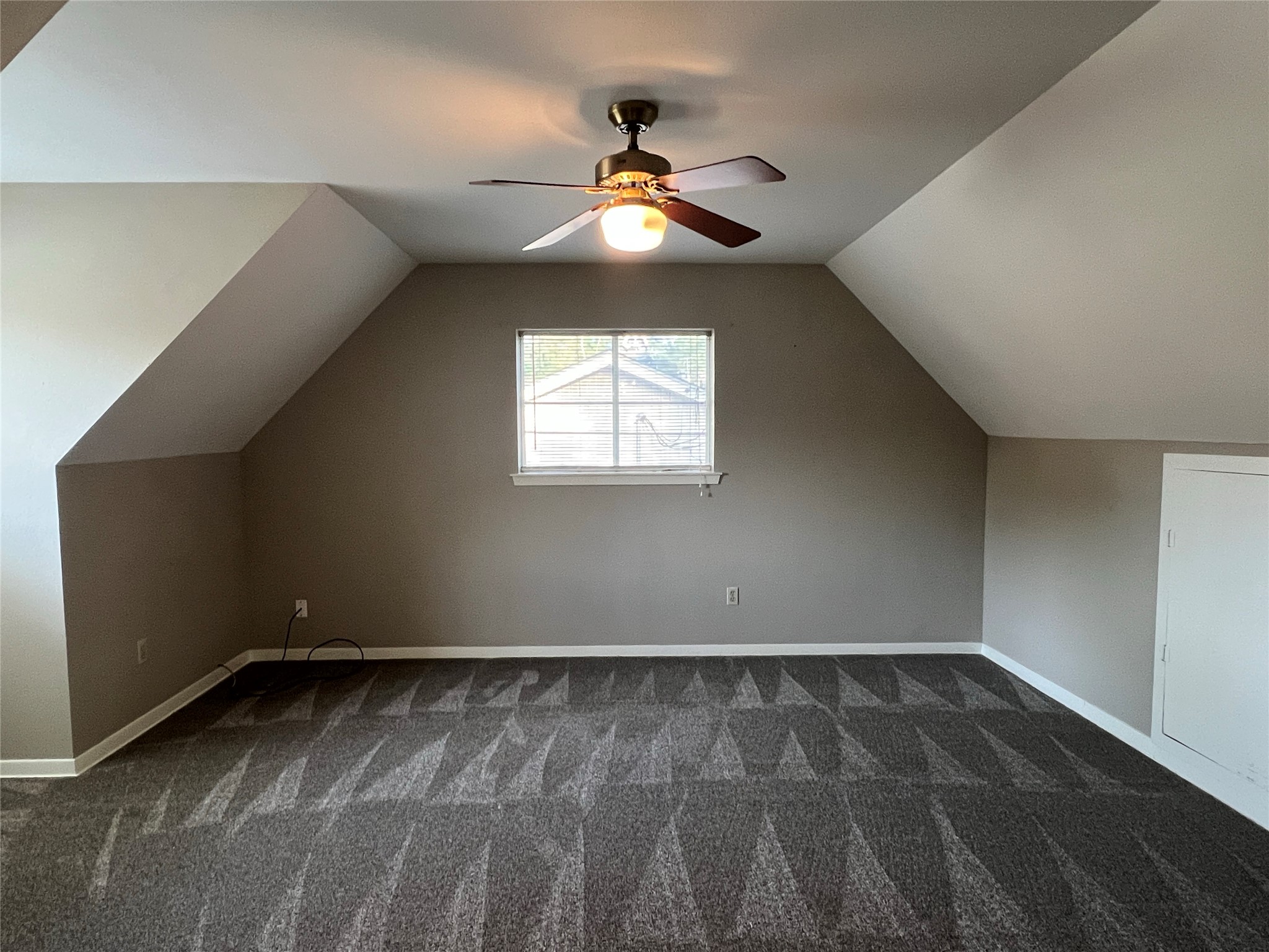 6 Little John Lane Property Photo 12