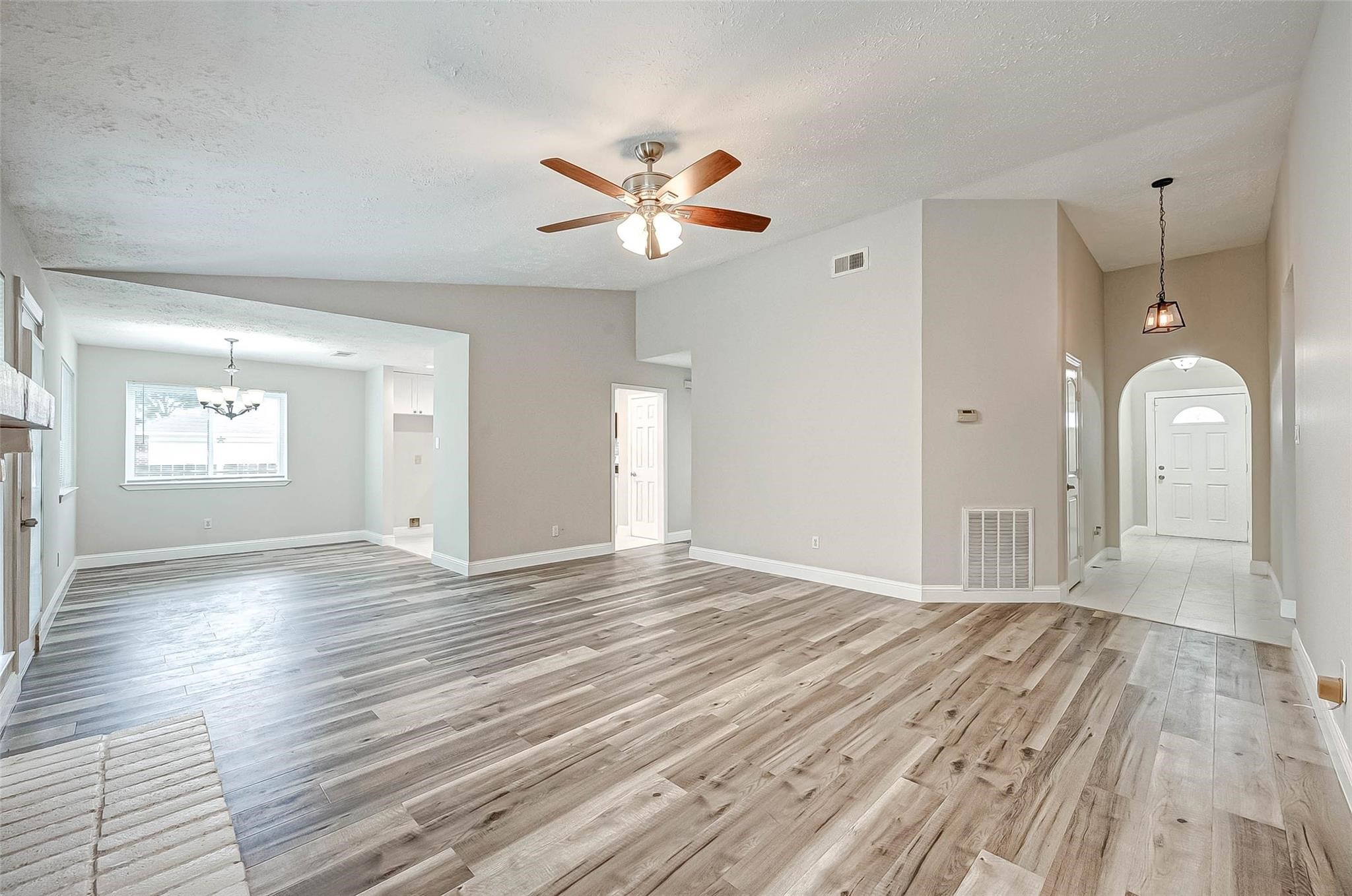 6802 Glenray Drive Property Photo 7
