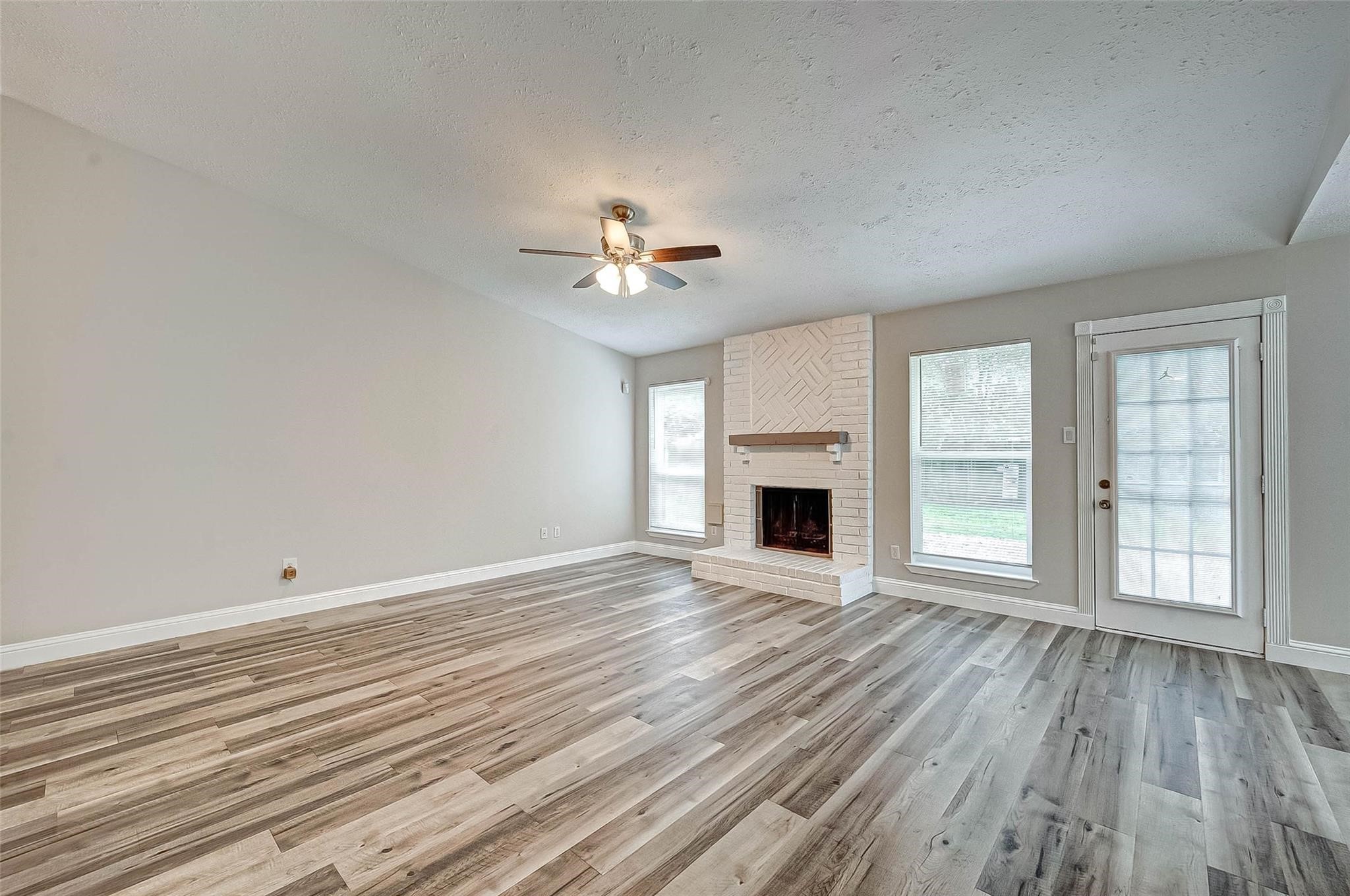 6802 Glenray Drive Property Photo 10