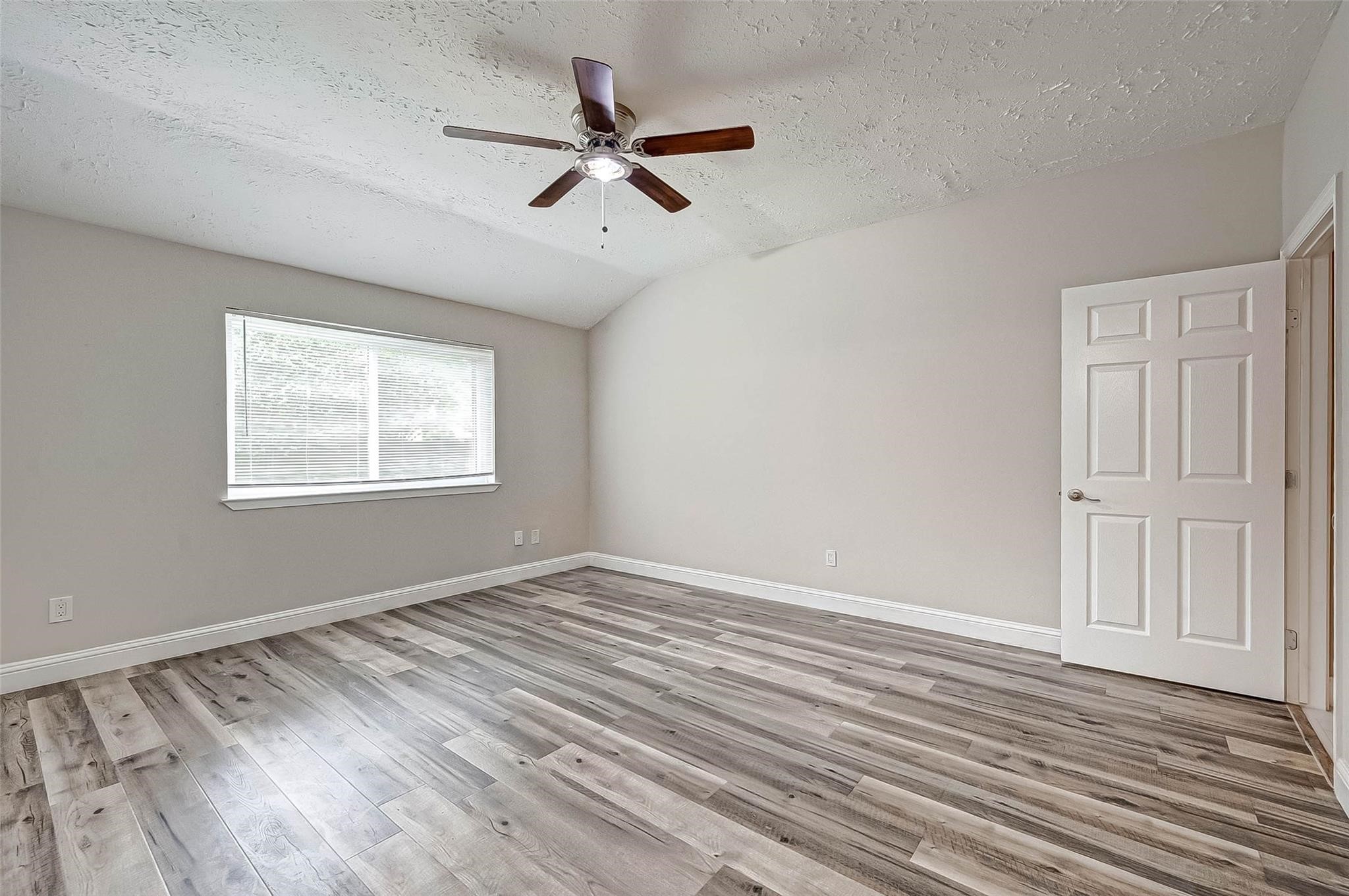 6802 Glenray Drive Property Photo 22