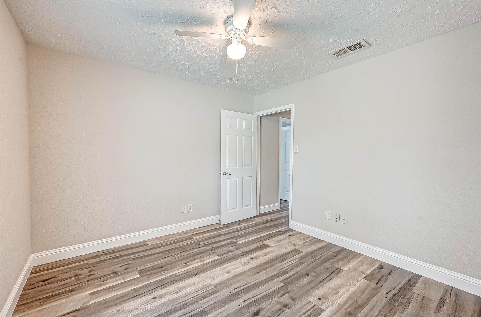 6802 Glenray Drive Property Photo 32