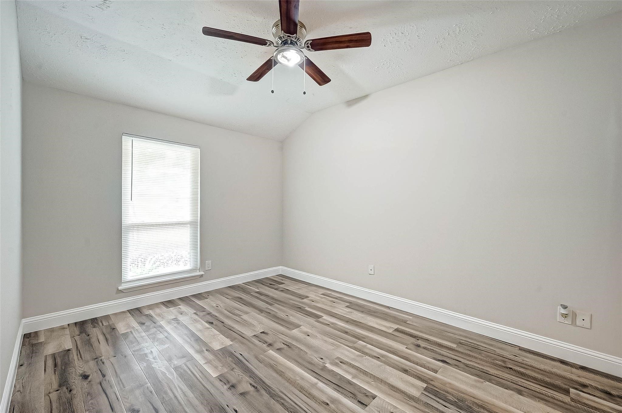 6802 Glenray Drive Property Photo 33