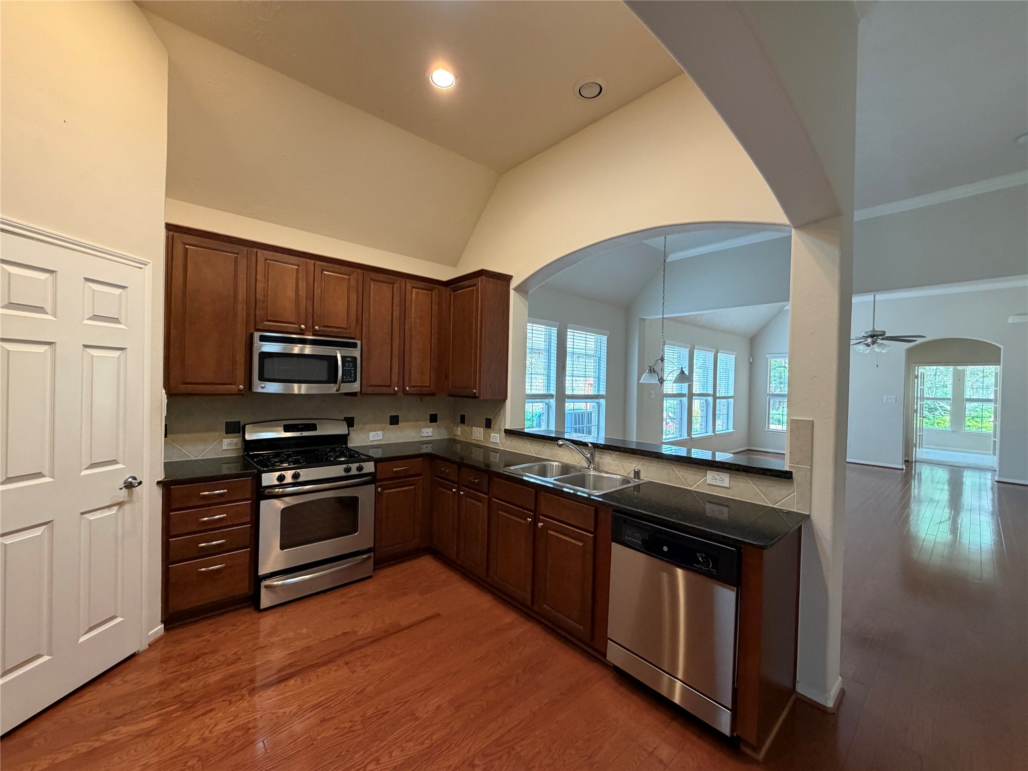 2405 Alamanni Drive Property Photo 10