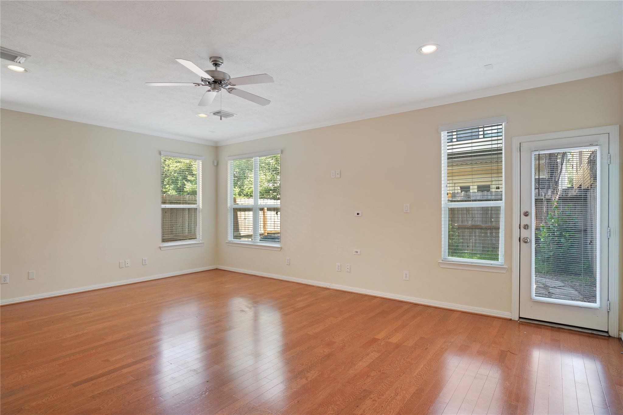 5420 Petty Street Property Photo 6