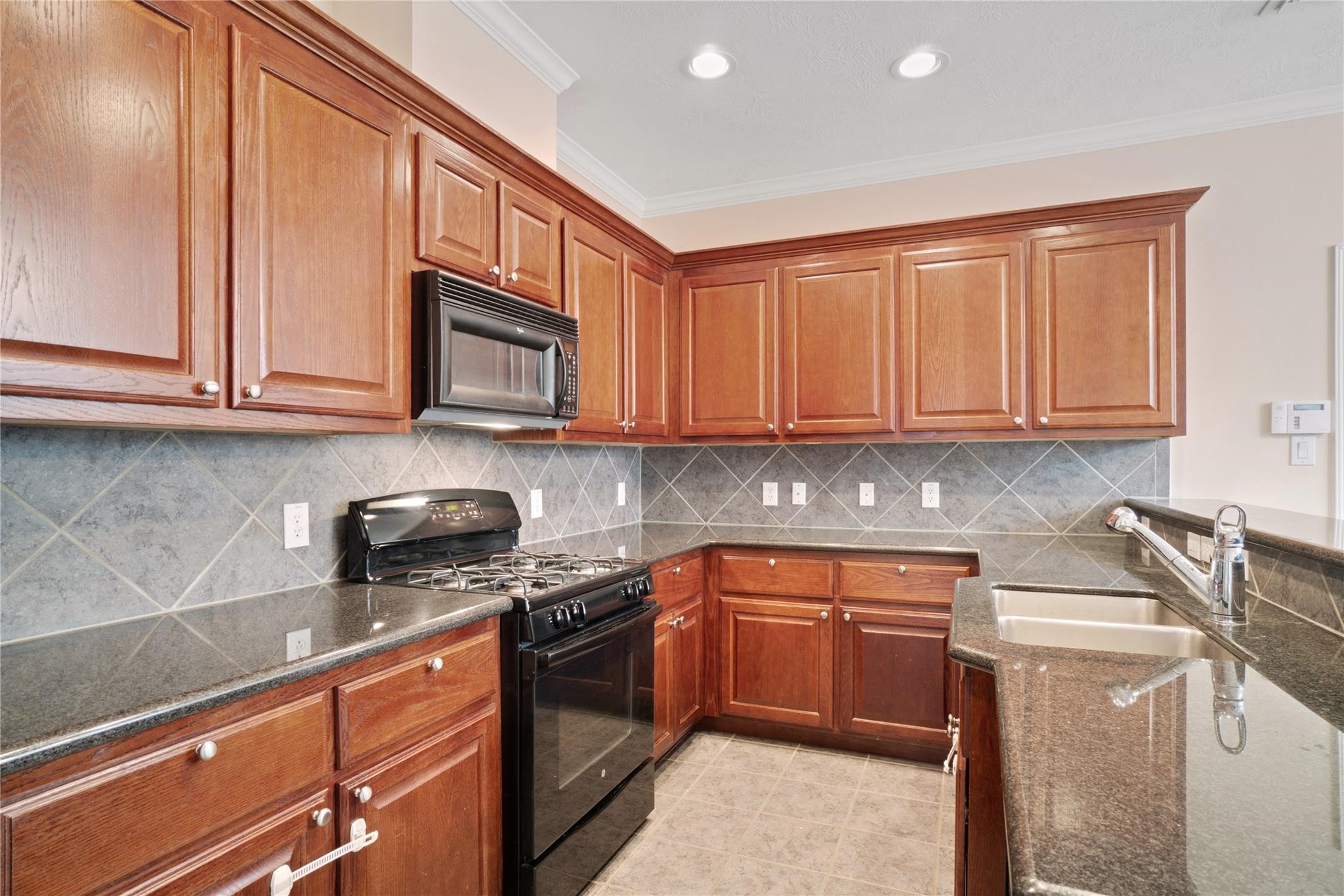 5420 Petty Street Property Photo 8