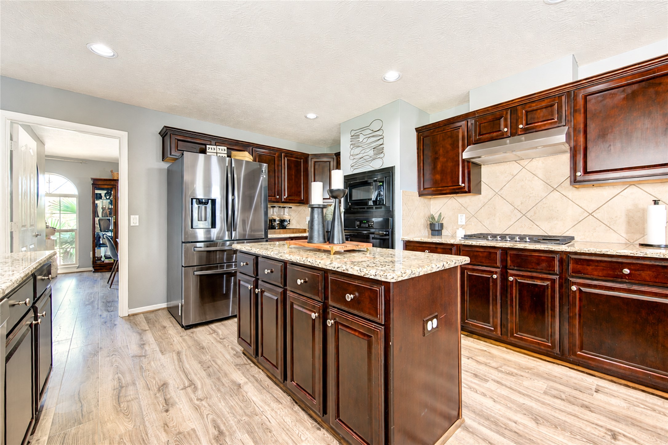 6627 Marble Falls Lane Property Photo 17